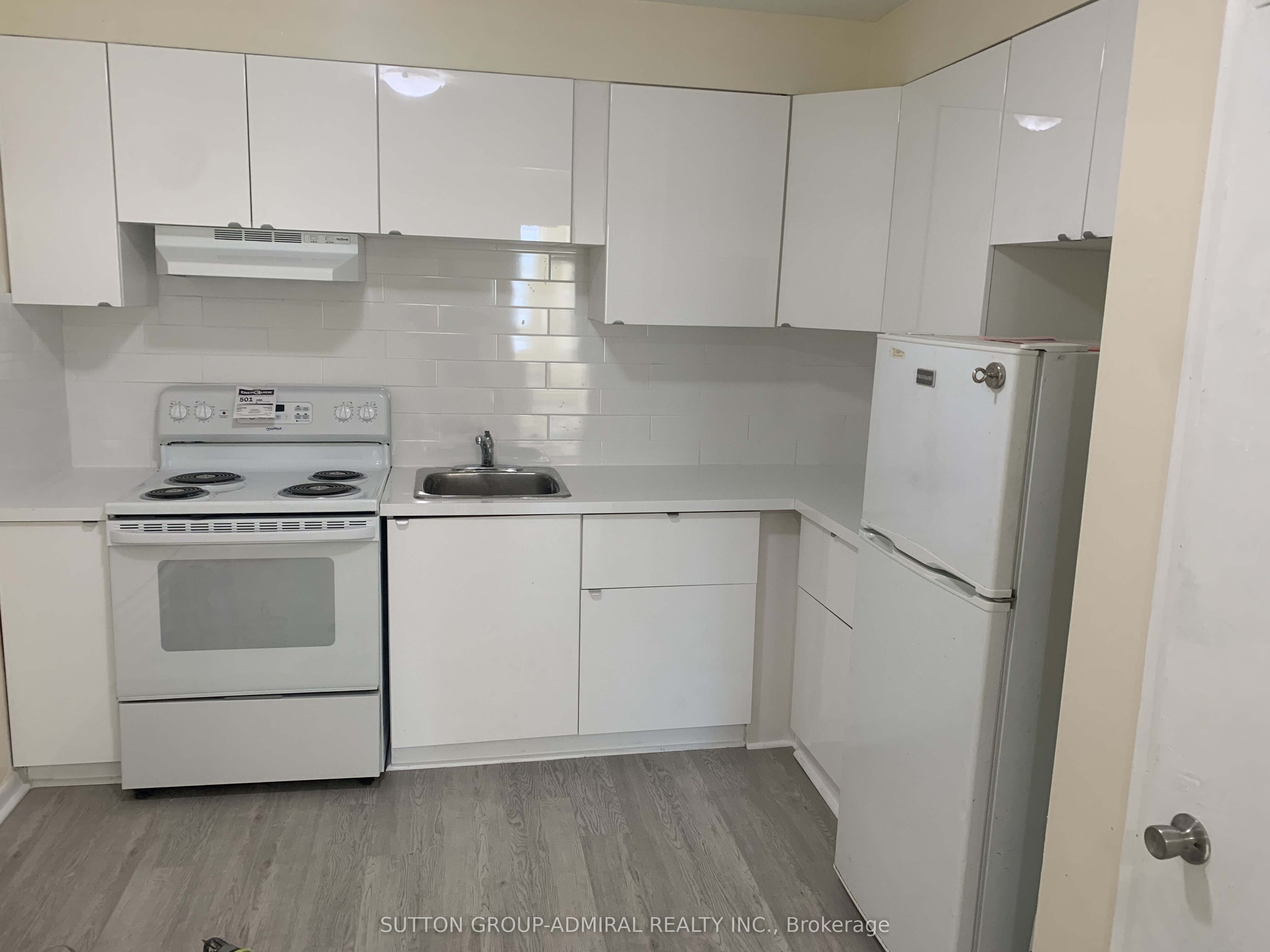 2839 Bathurst Street Property Photo 16