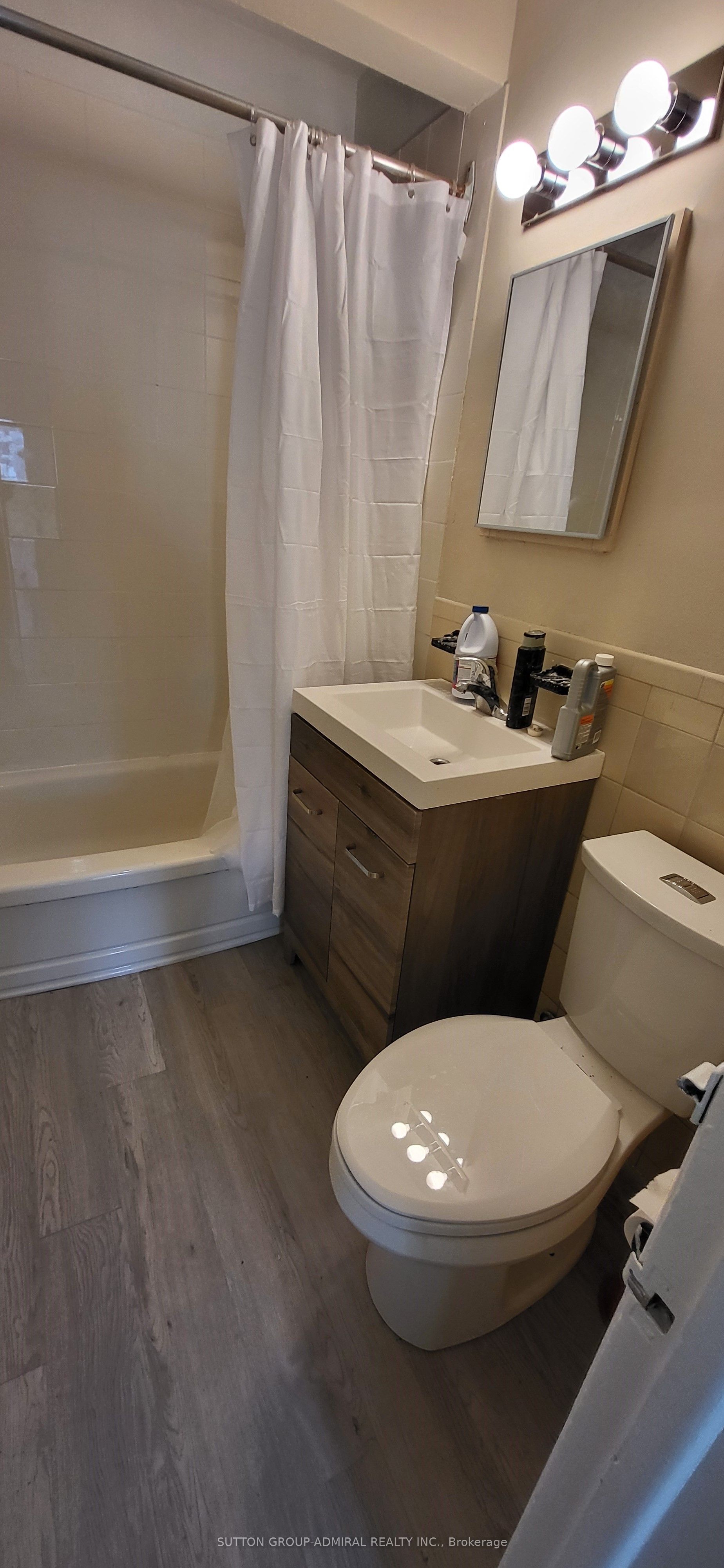 2839 Bathurst Street Property Photo 20