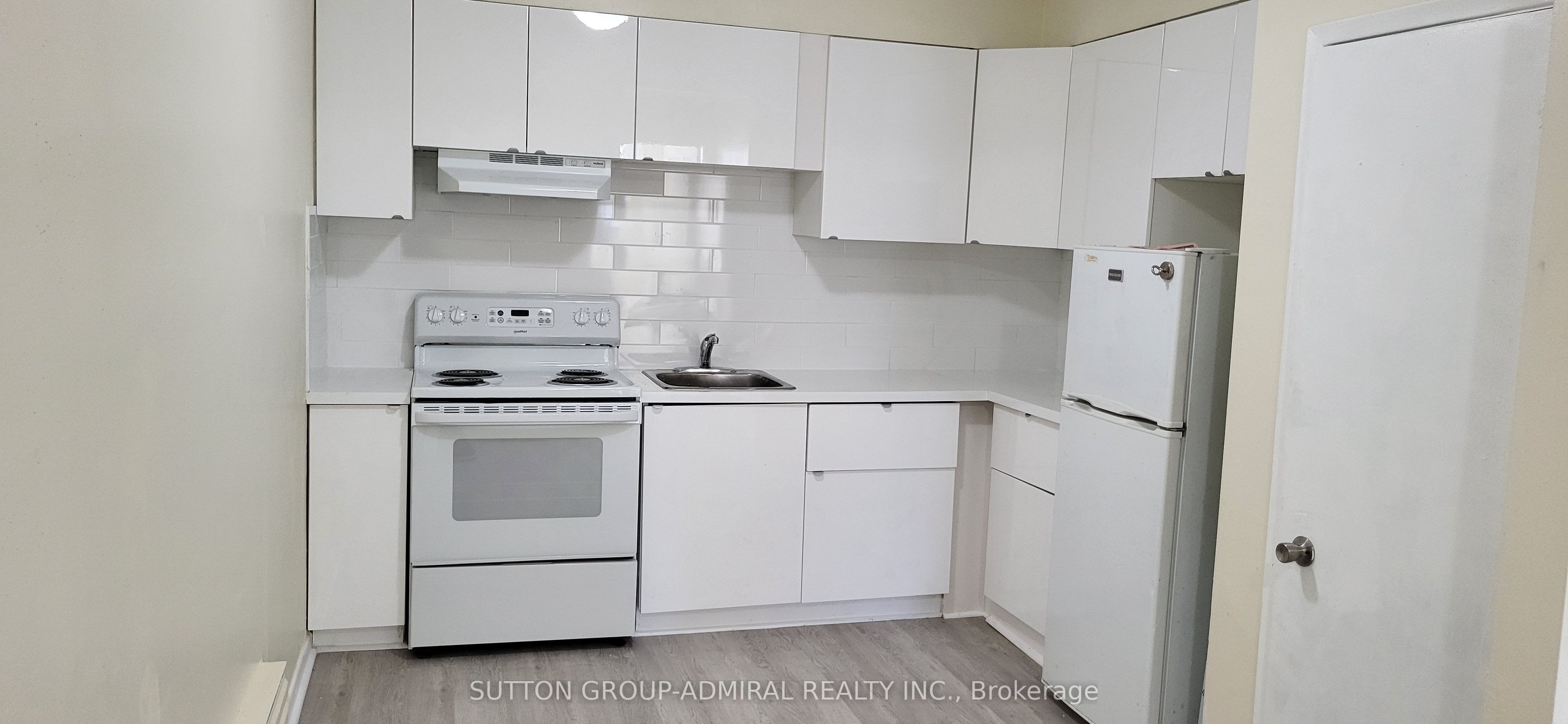 2839 Bathurst Street Property Photo 22