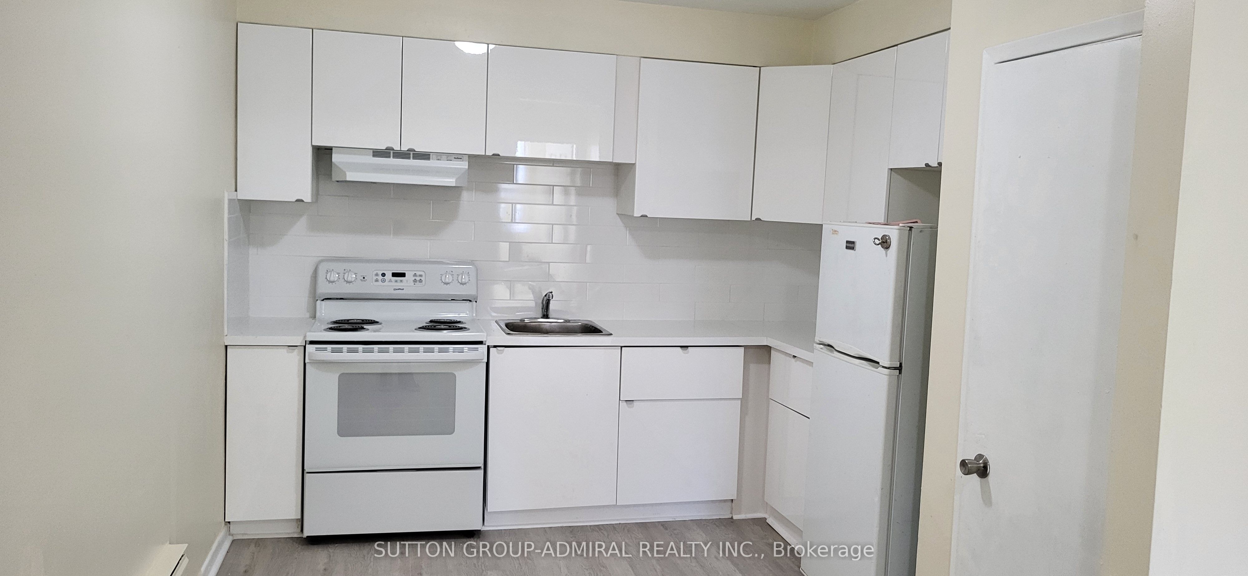 2839 Bathurst Street Property Photo 23