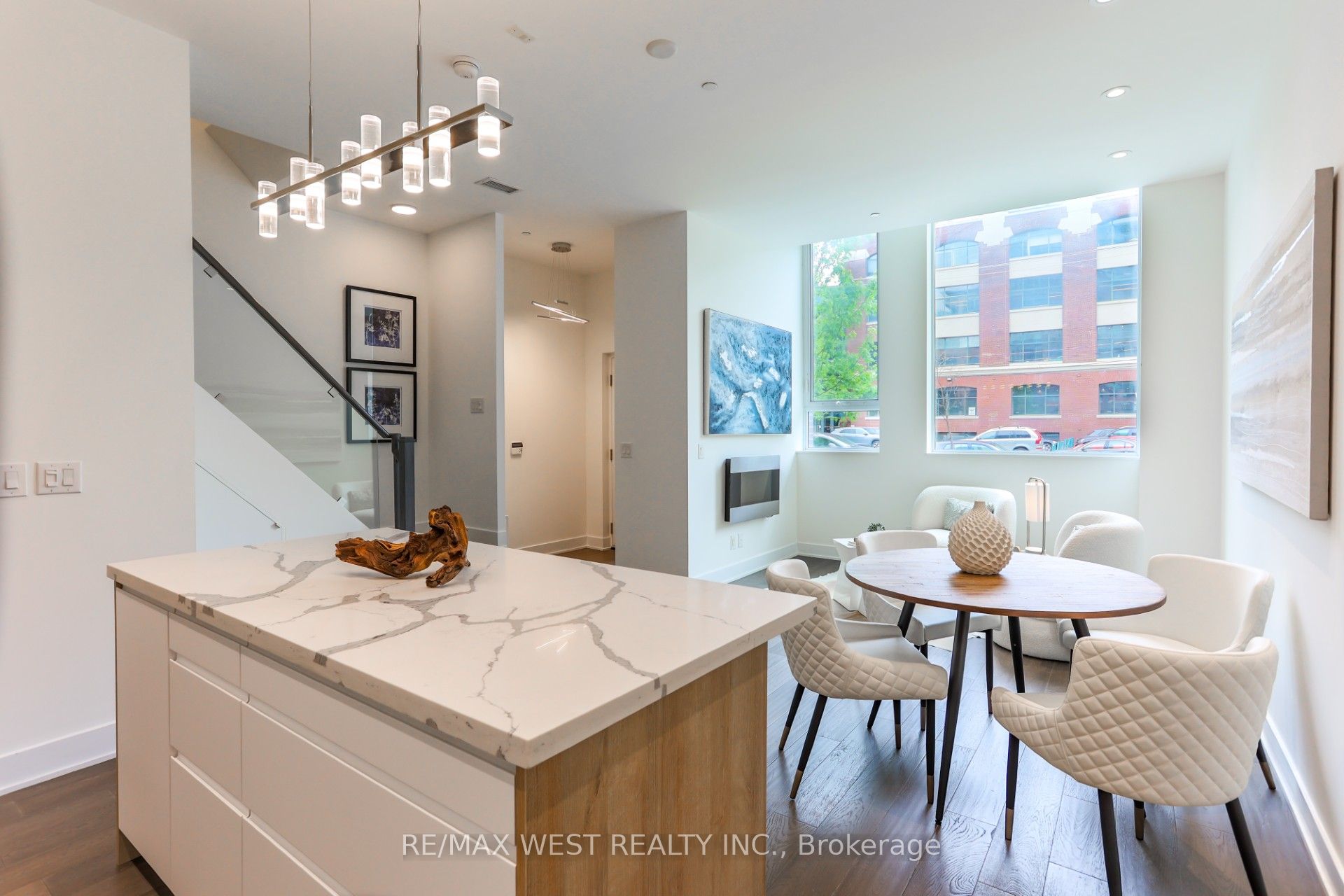 #th02 - 508 Wellington Street Property Photo 3