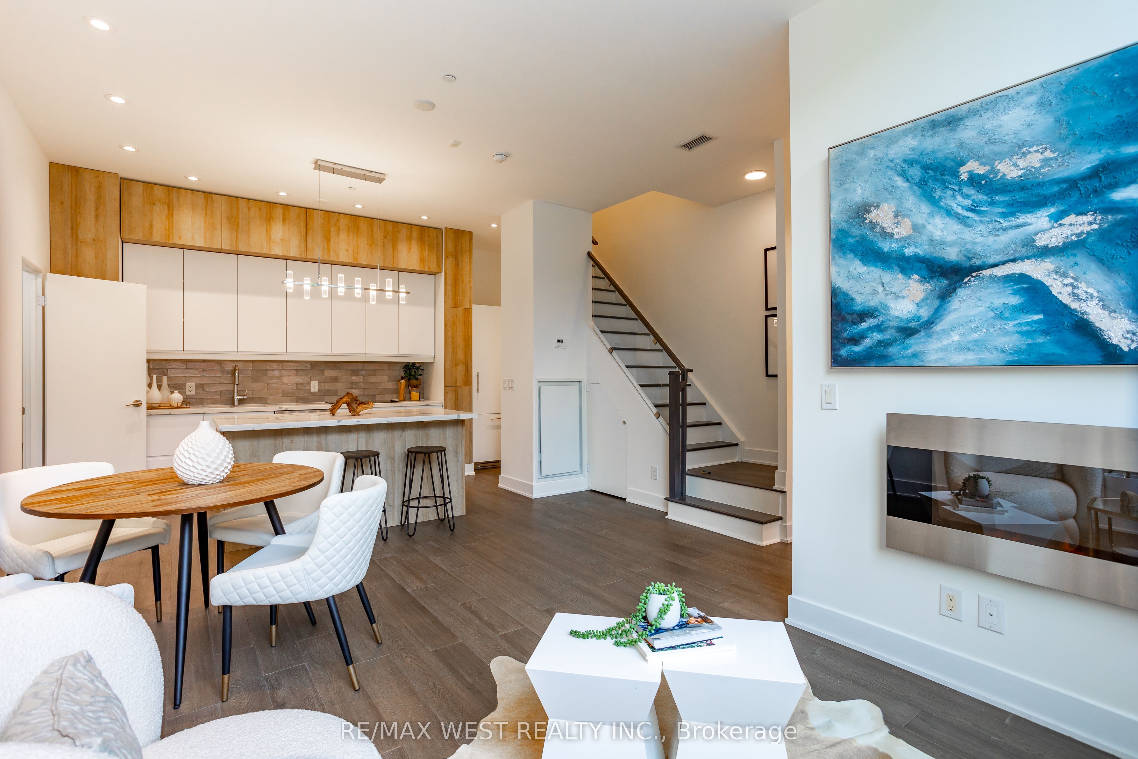 #th02 - 508 Wellington Street Property Photo 4