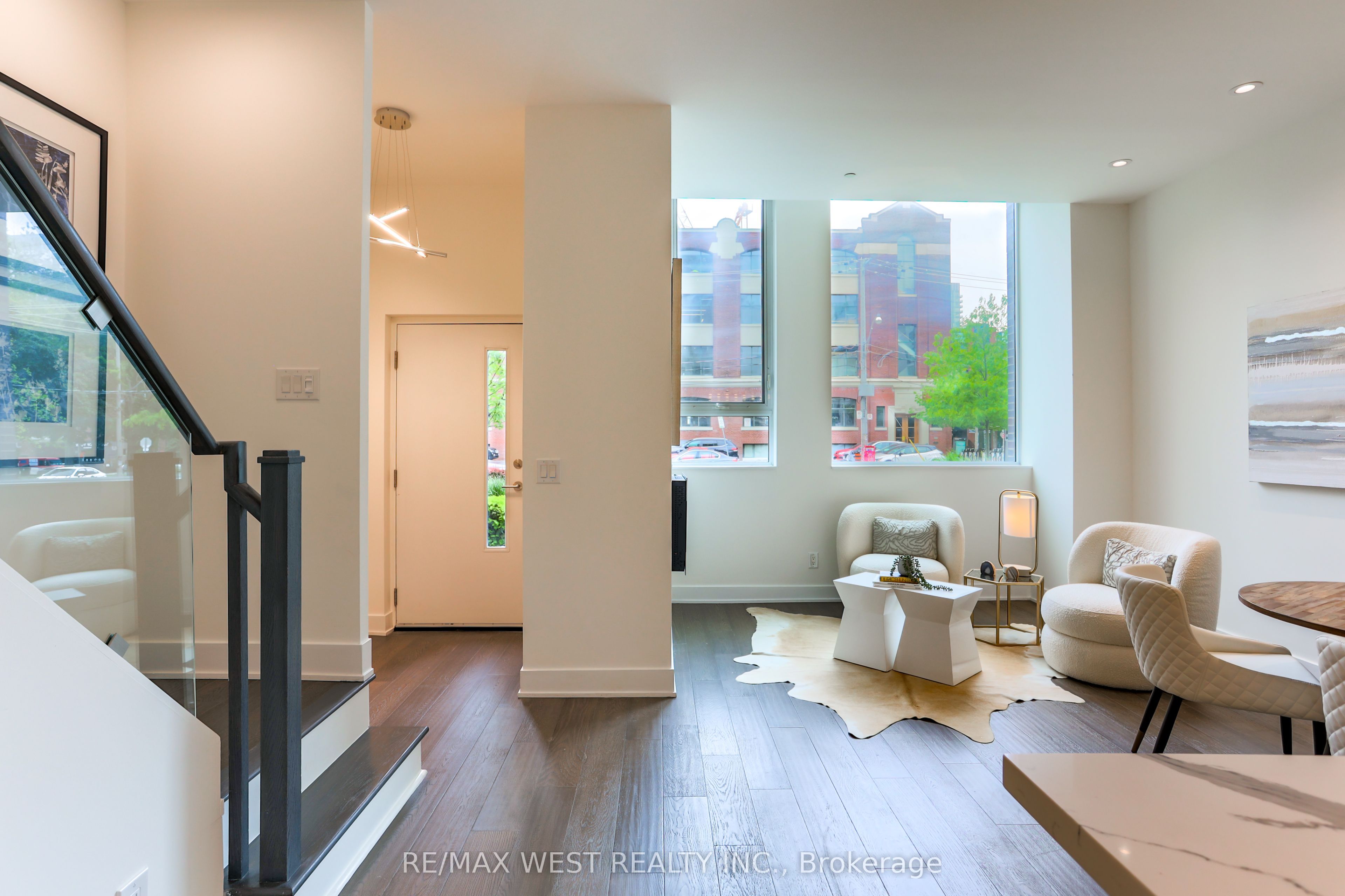 #th02 - 508 Wellington Street Property Photo 5