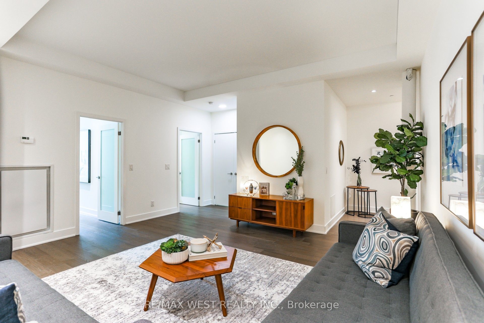 #th02 - 508 Wellington Street Property Photo 7