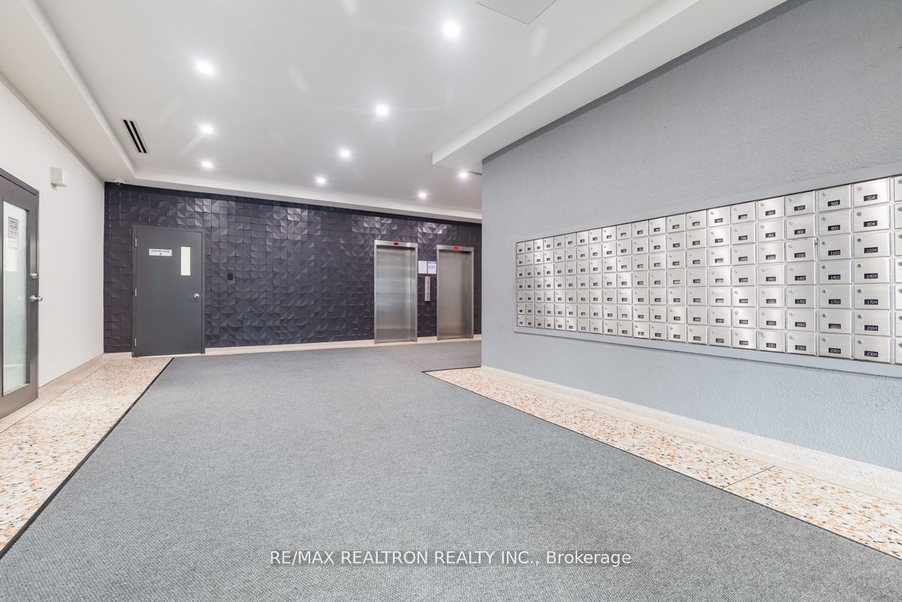 #503 - 21 Vaughan Road Property Photo 2