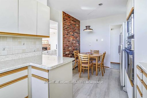 130 Neptune Drive 1601 Property Photo 10
