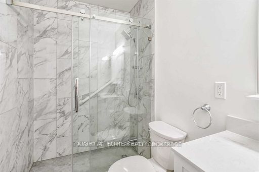 130 Neptune Drive 1601 Property Photo 11