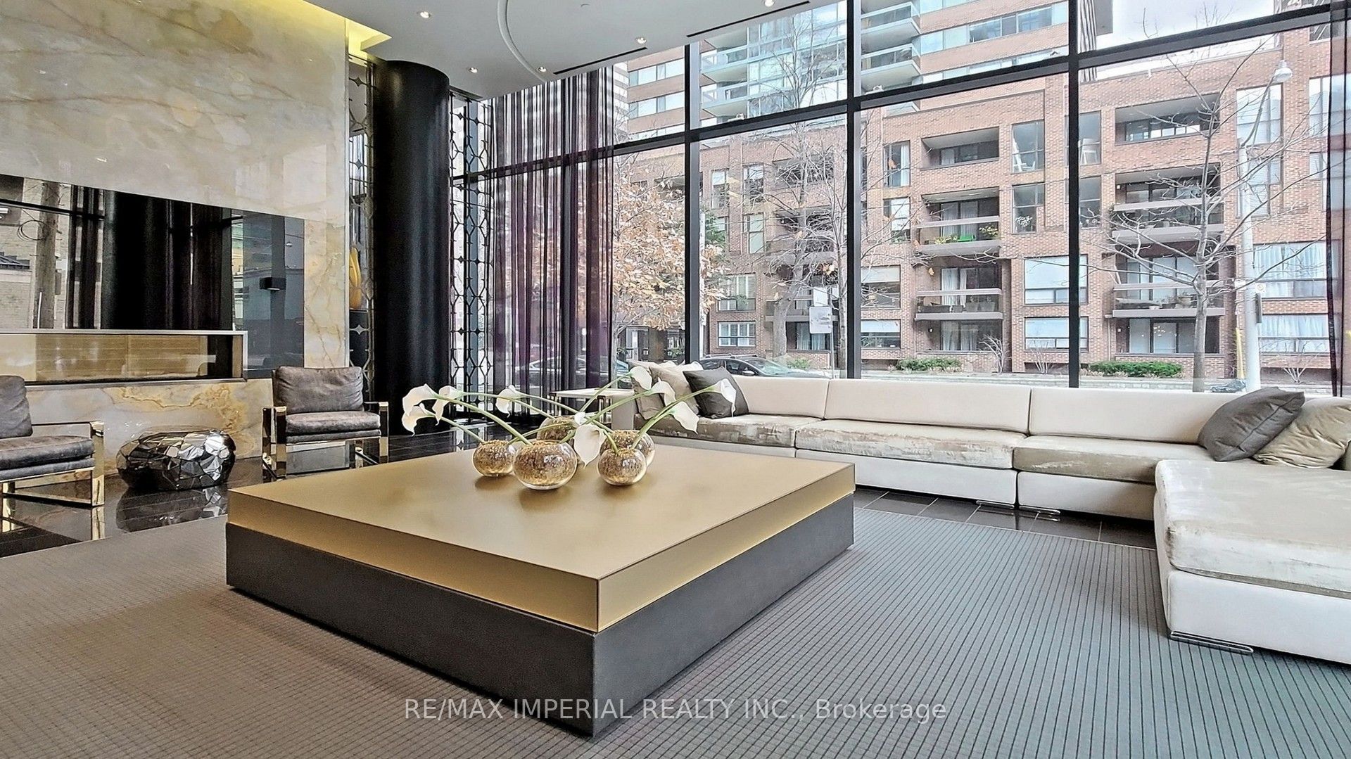 #2406 - 32 Davenport Road Property Photo 4