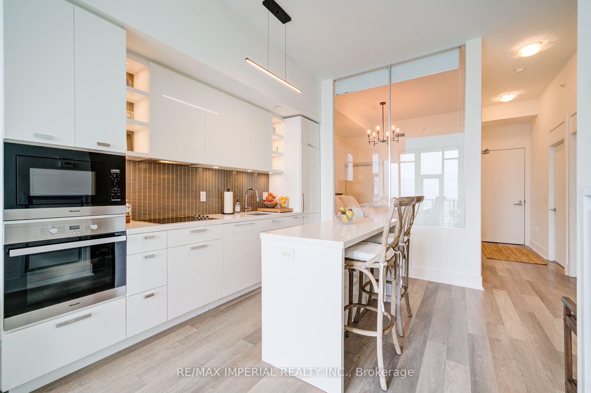 #2406 - 32 Davenport Road Property Photo 9