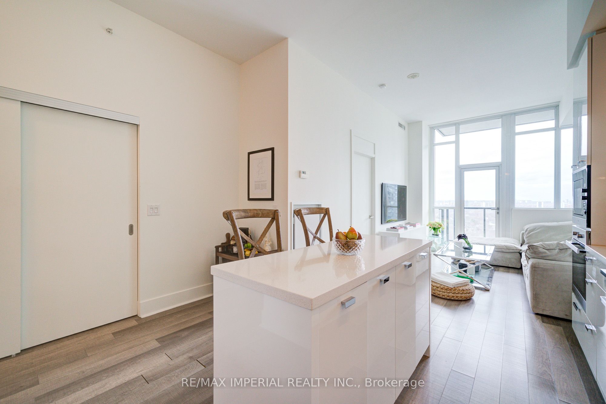 #2406 - 32 Davenport Road Property Photo 11