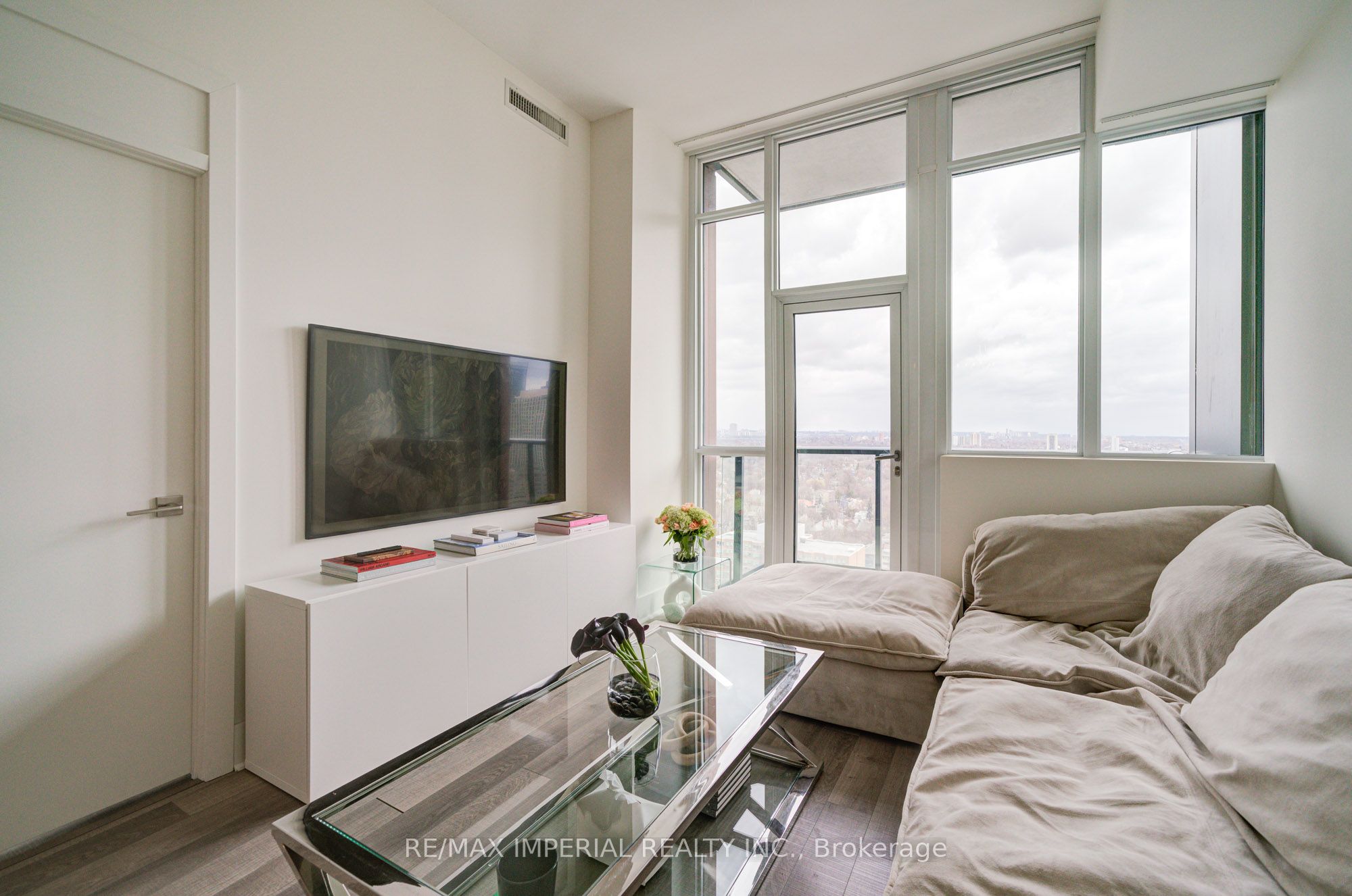 #2406 - 32 Davenport Road Property Photo 15