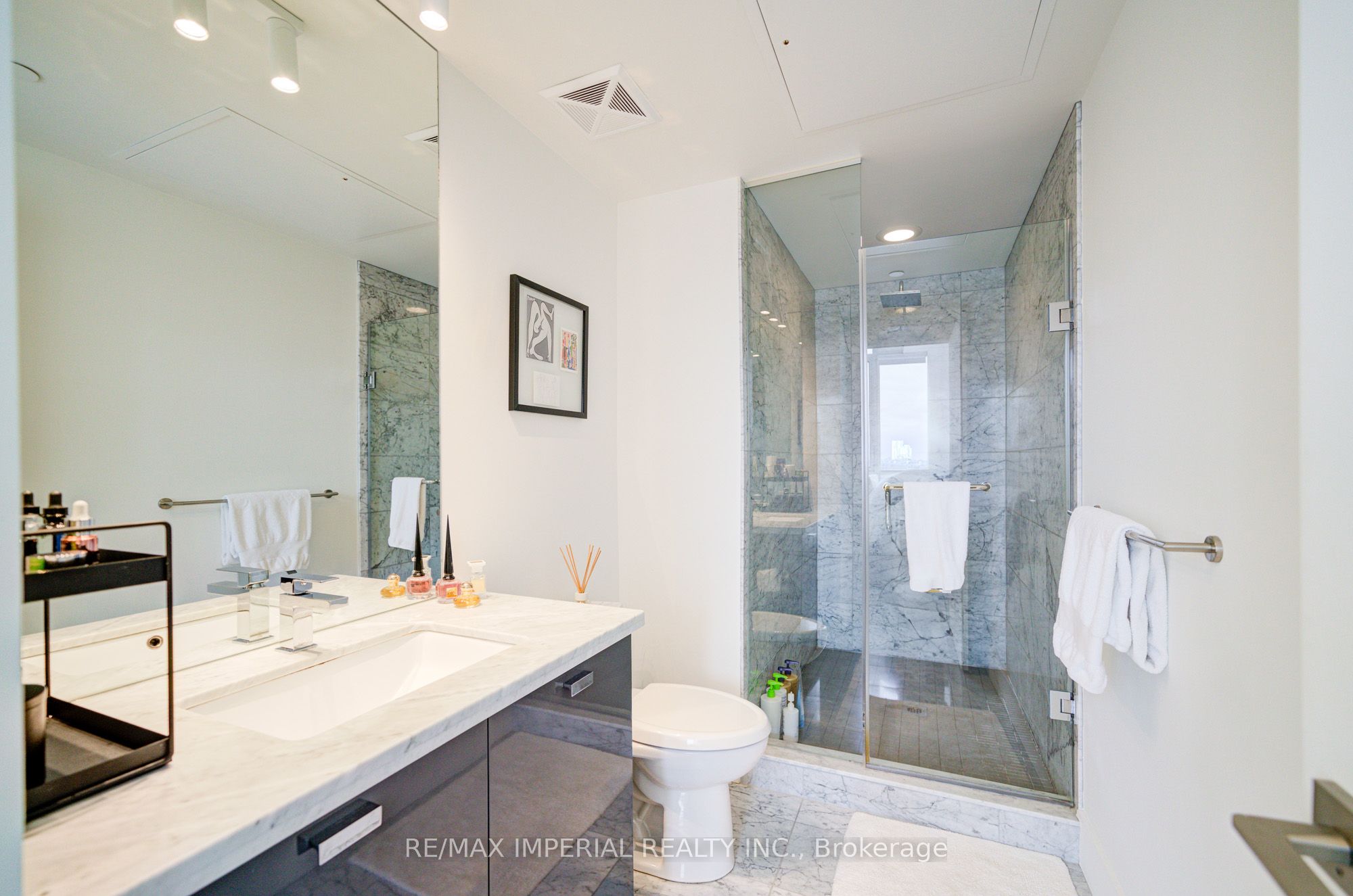 #2406 - 32 Davenport Road Property Photo 20