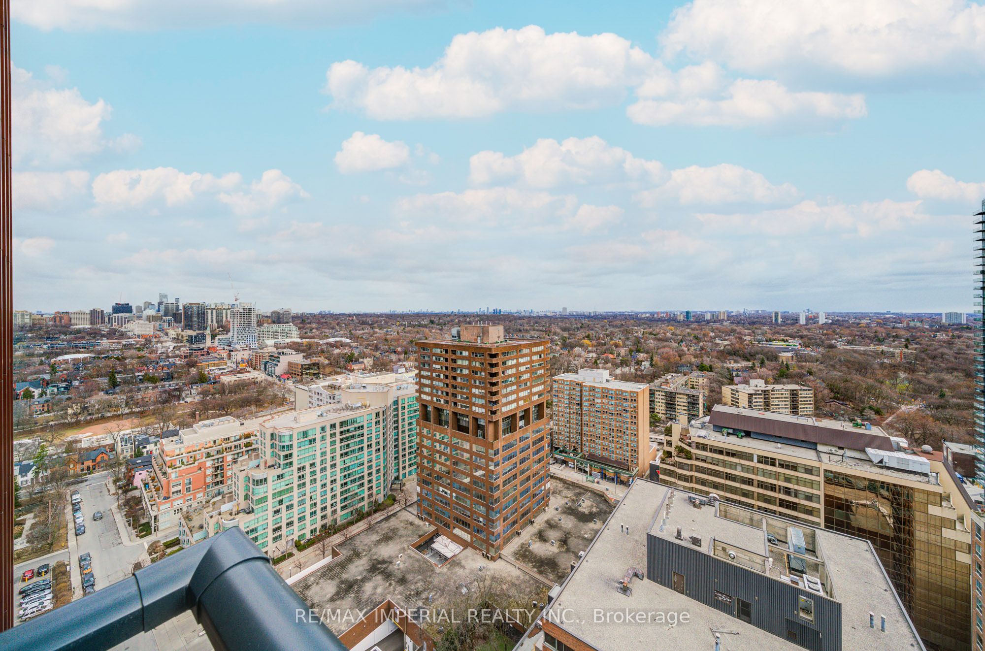 #2406 - 32 Davenport Road Property Photo 24