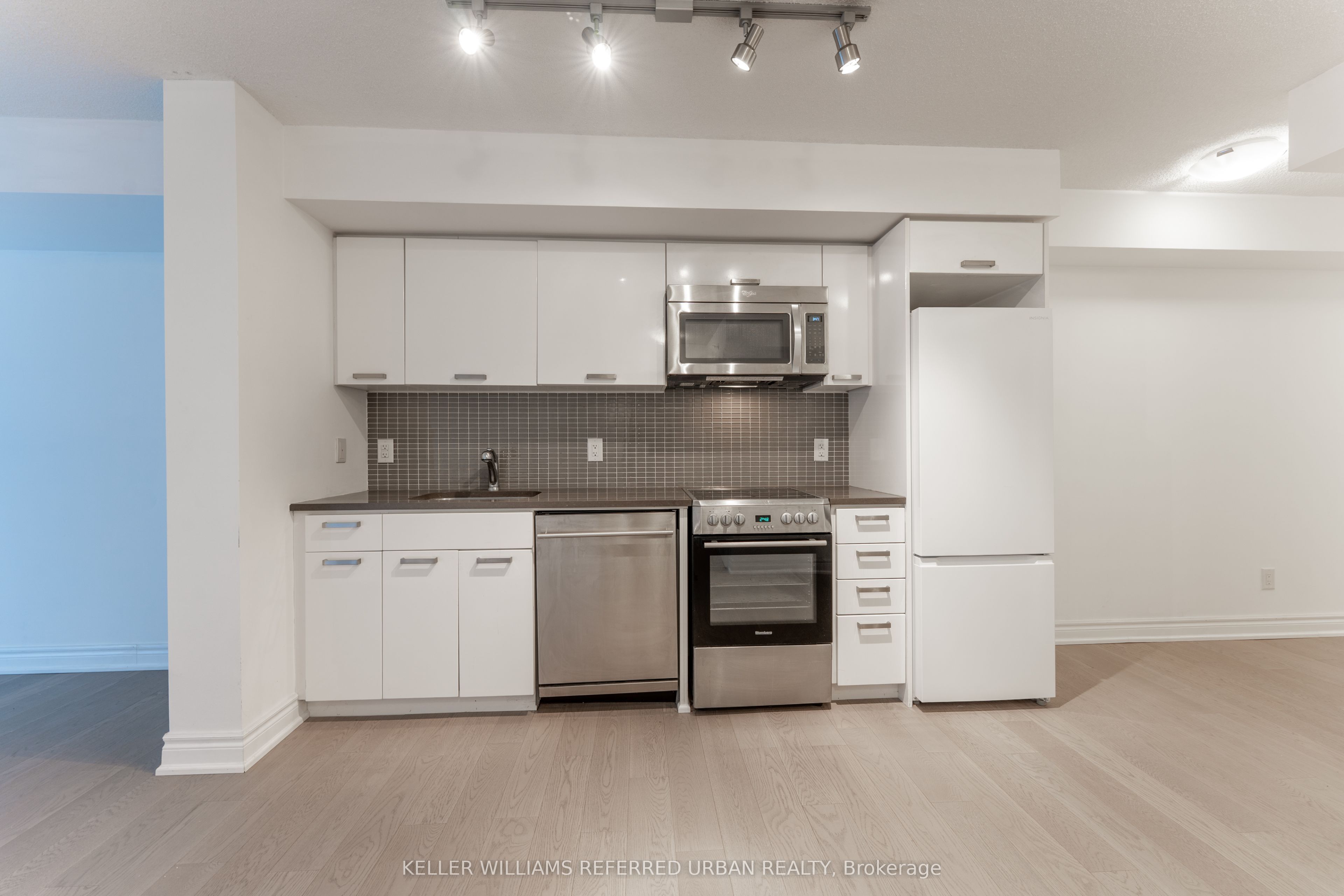 #201 - 295 Adelaide Street Property Photo