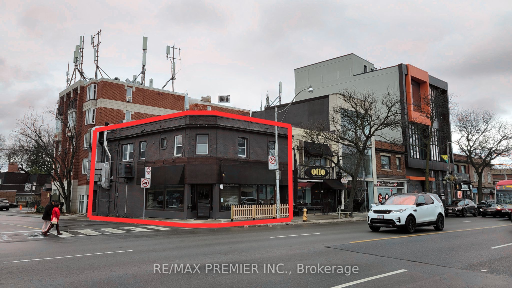 3443 Yonge Street Property Photo 2