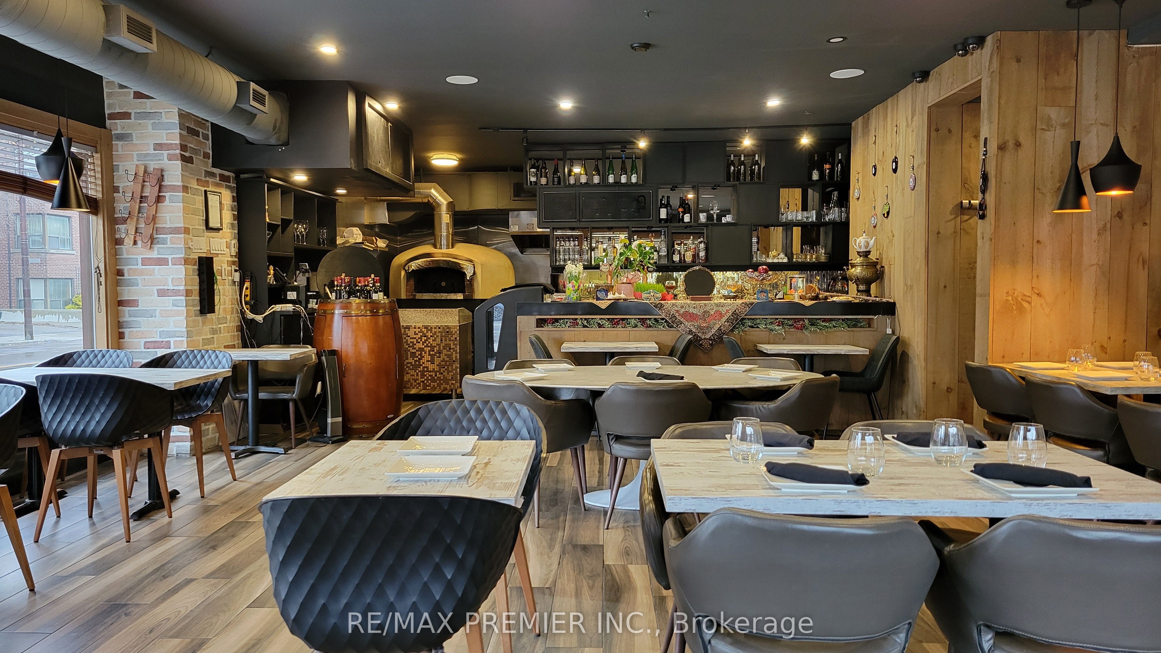 3443 Yonge Street Property Photo 7