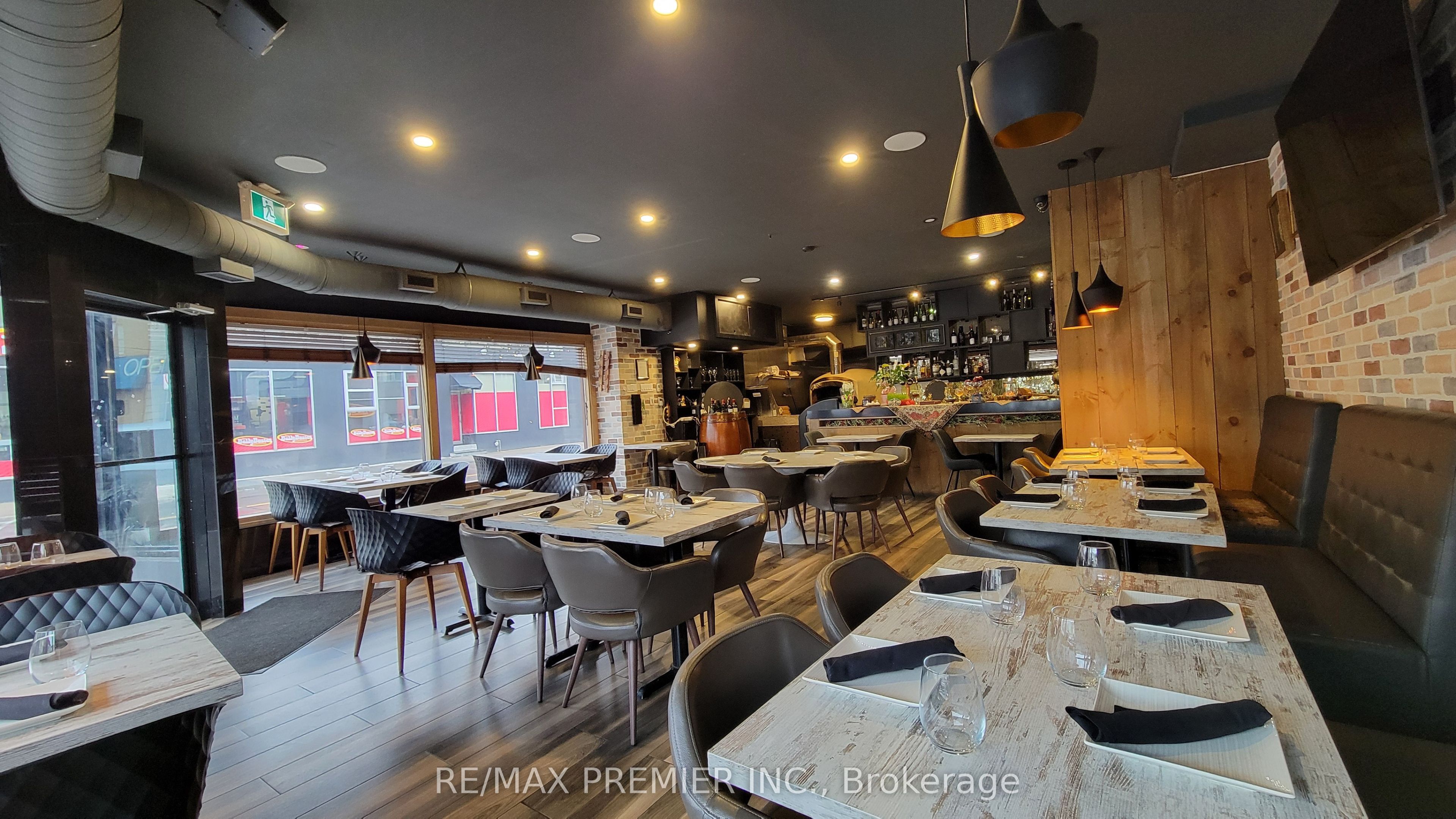 3443 Yonge Street Property Photo 8