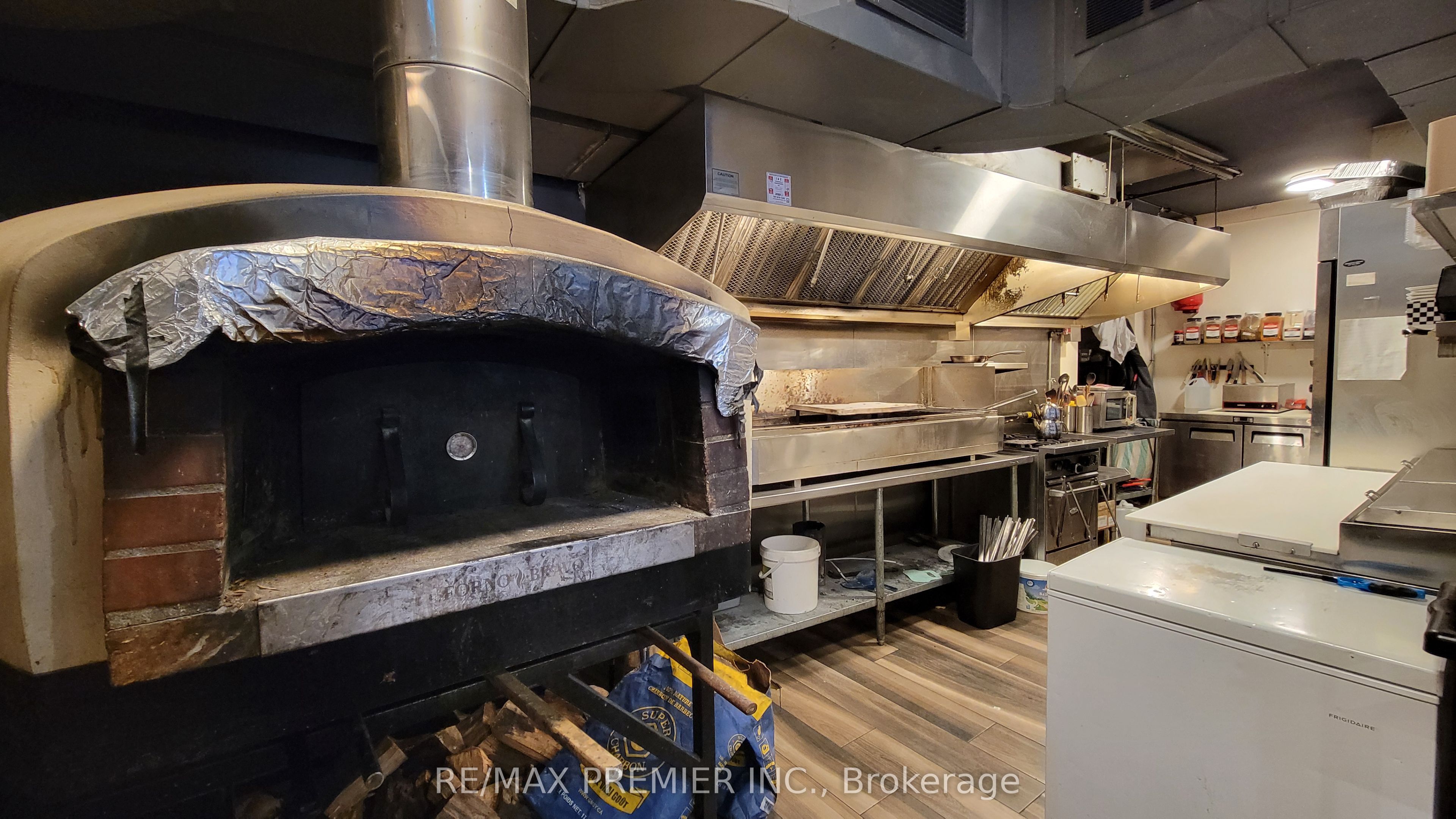 3443 Yonge Street Property Photo 13