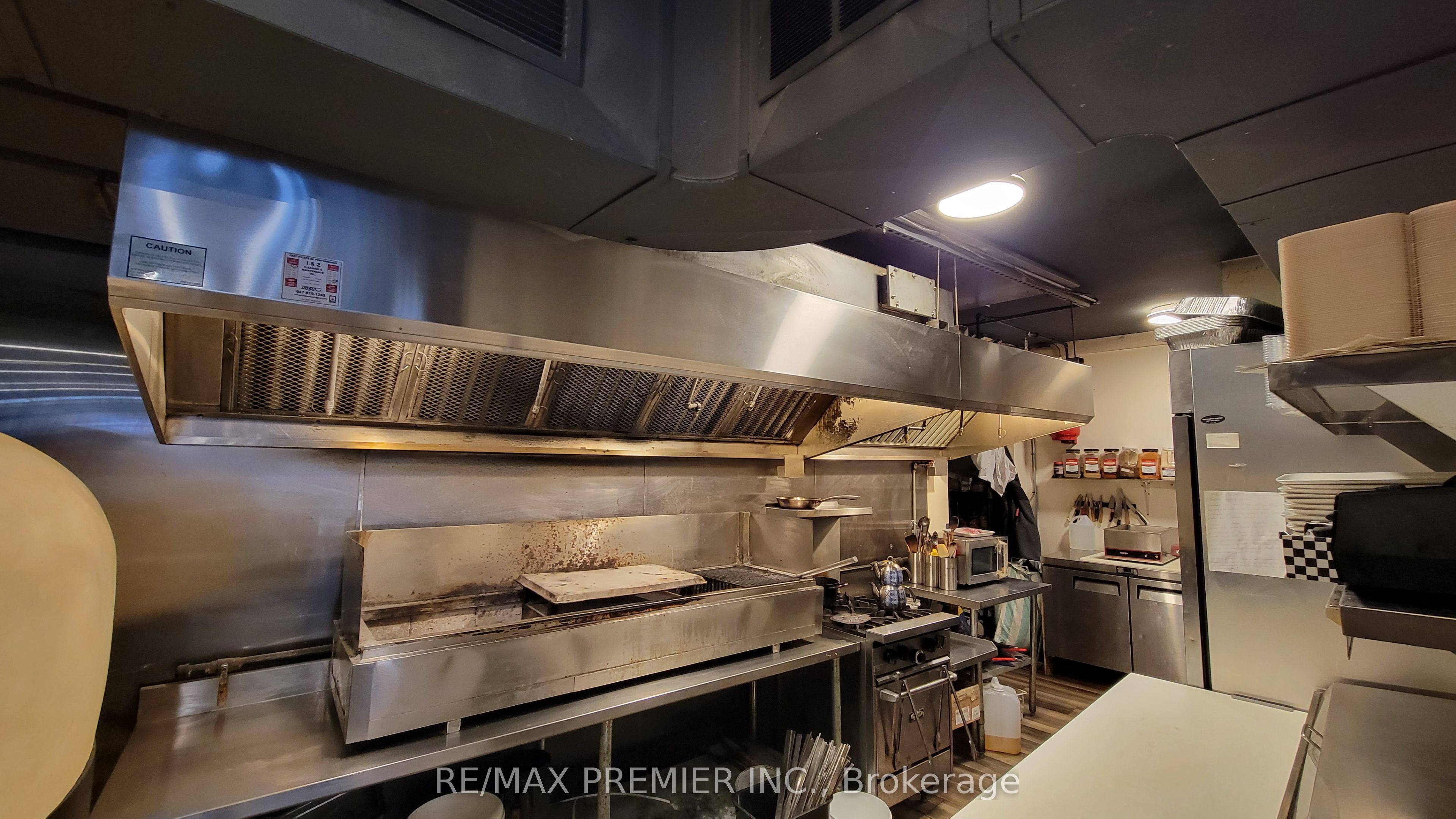 3443 Yonge Street Property Photo 14
