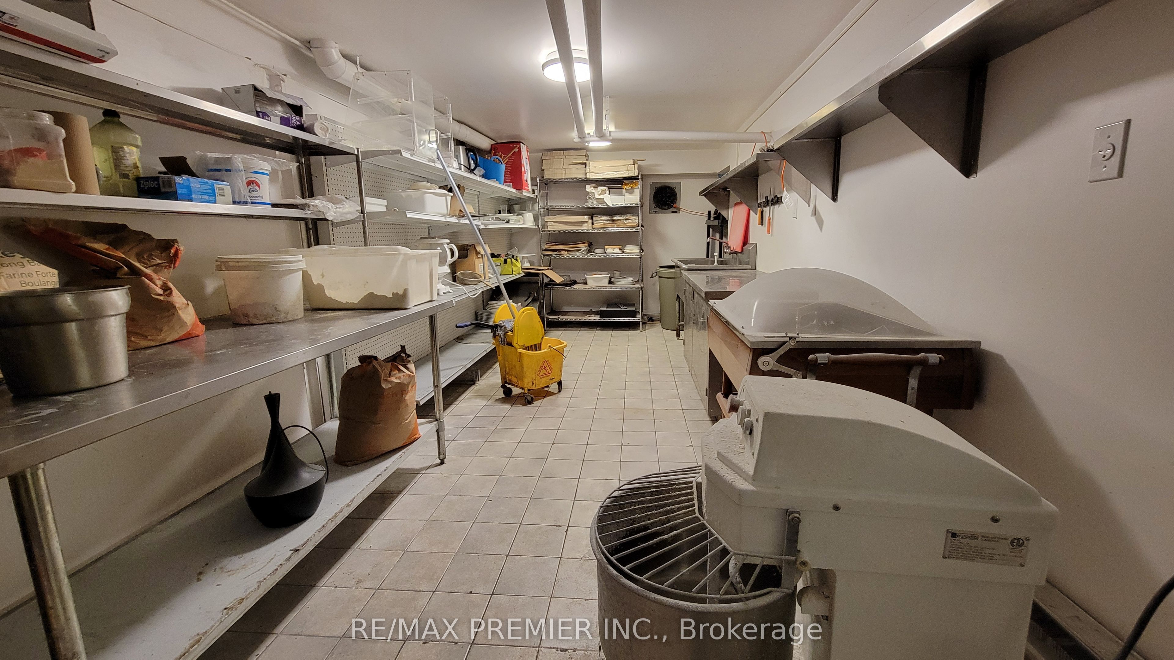 3443 Yonge Street Property Photo 22