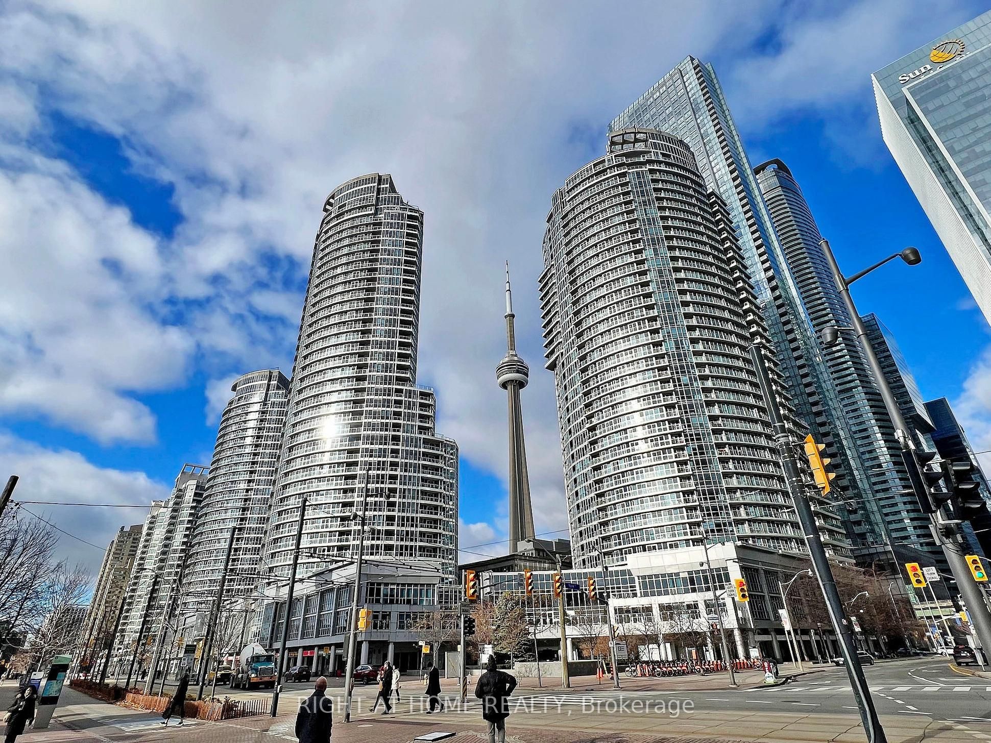 #3408 - 77 Harbour Square Property Photo