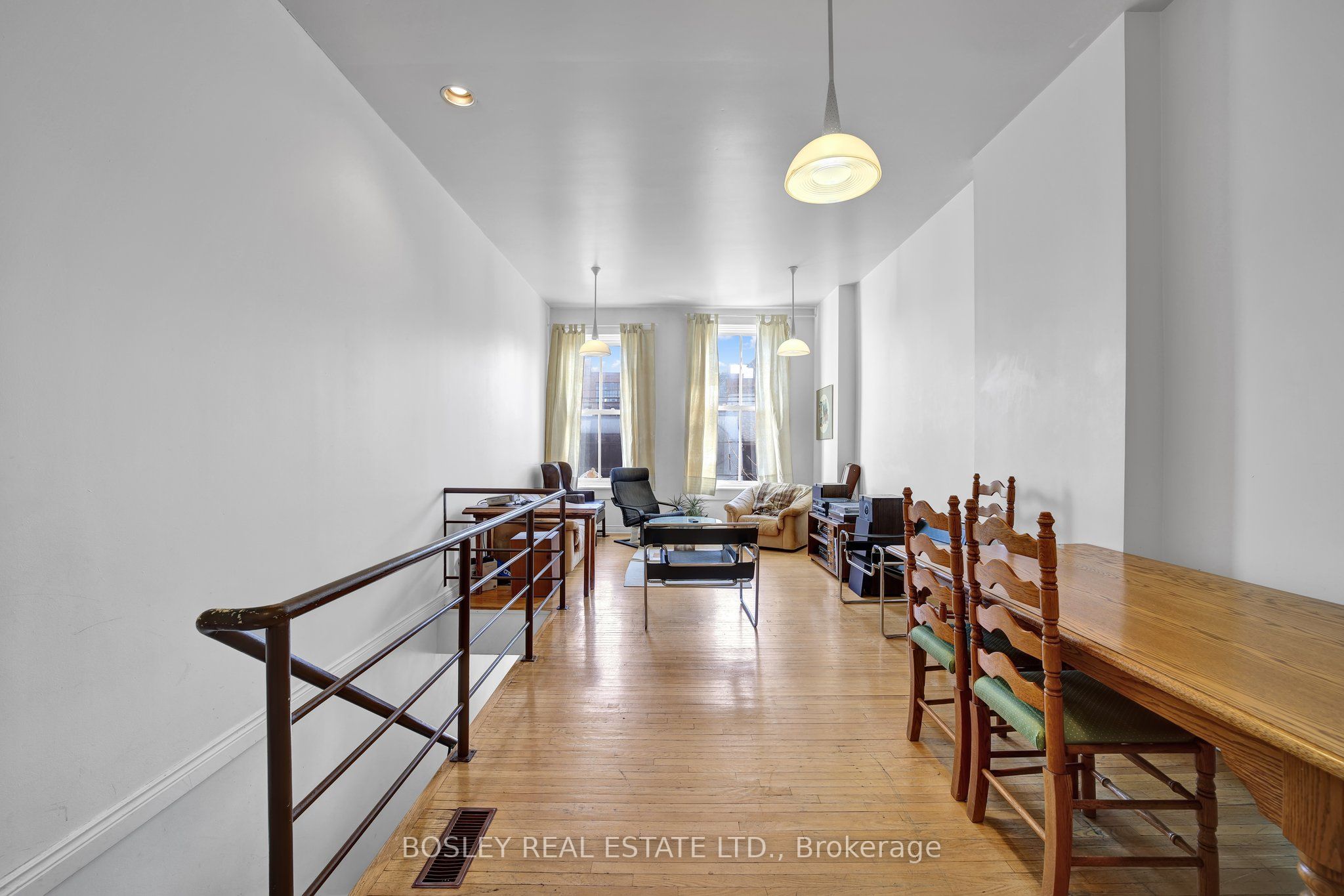 668 Queen Street Property Photo 9