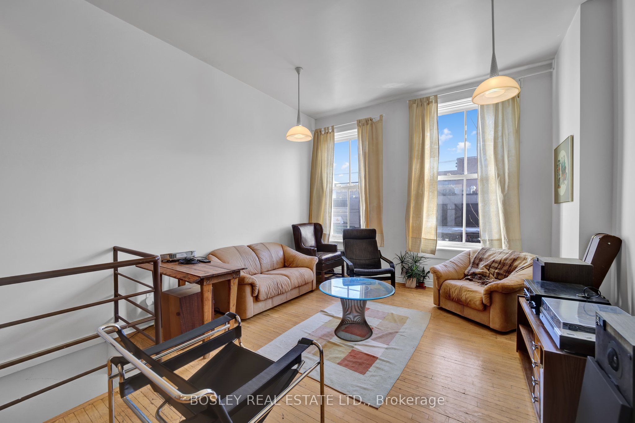 668 Queen Street Property Photo 10