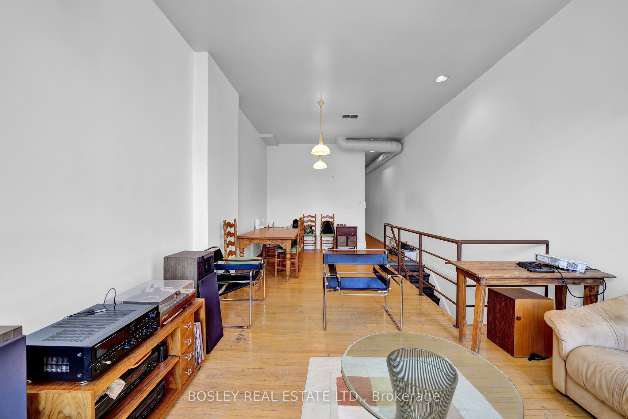 668 Queen Street Property Photo 12
