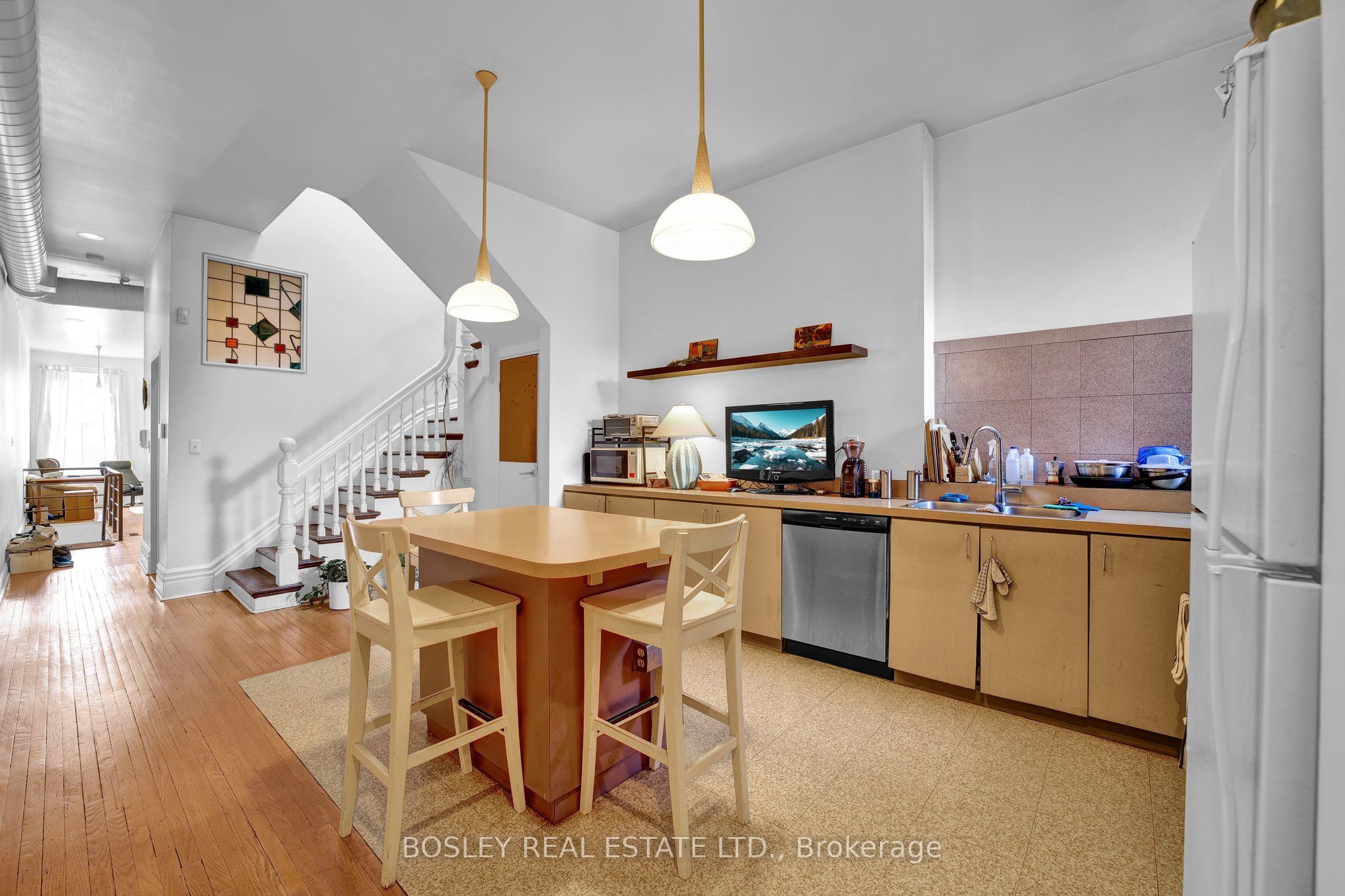 668 Queen Street Property Photo 15