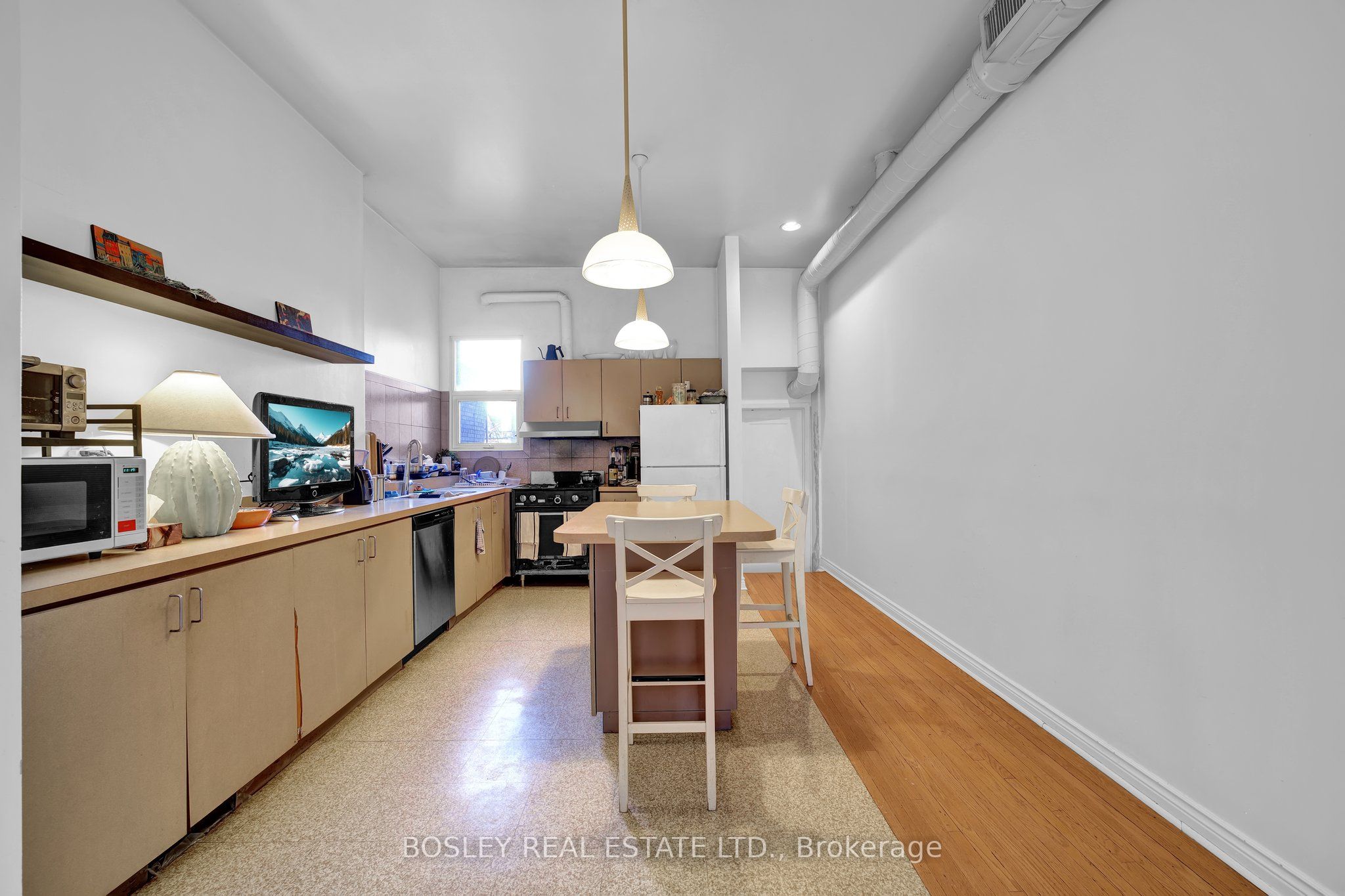 668 Queen Street Property Photo 18