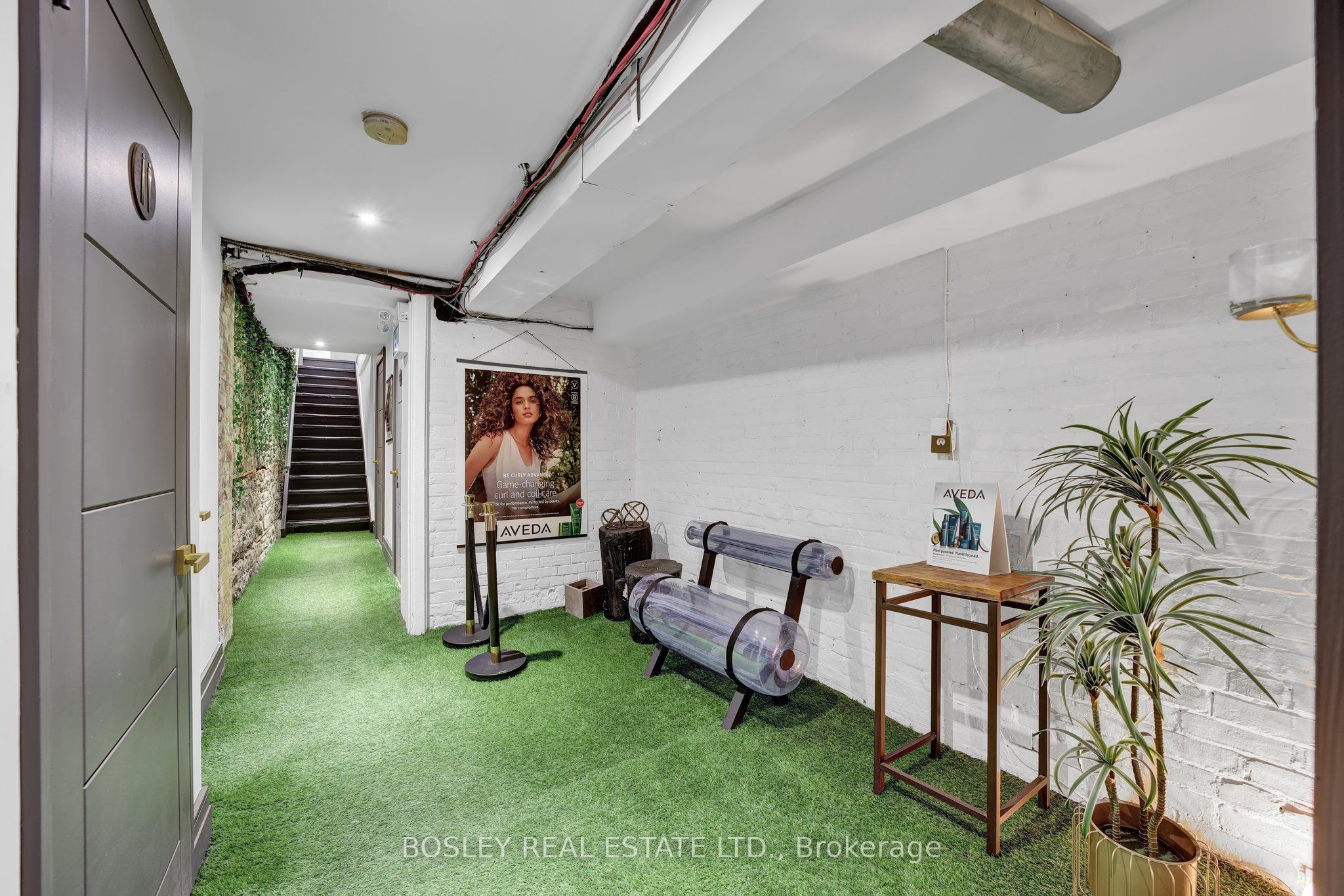 668 Queen Street Property Photo 23