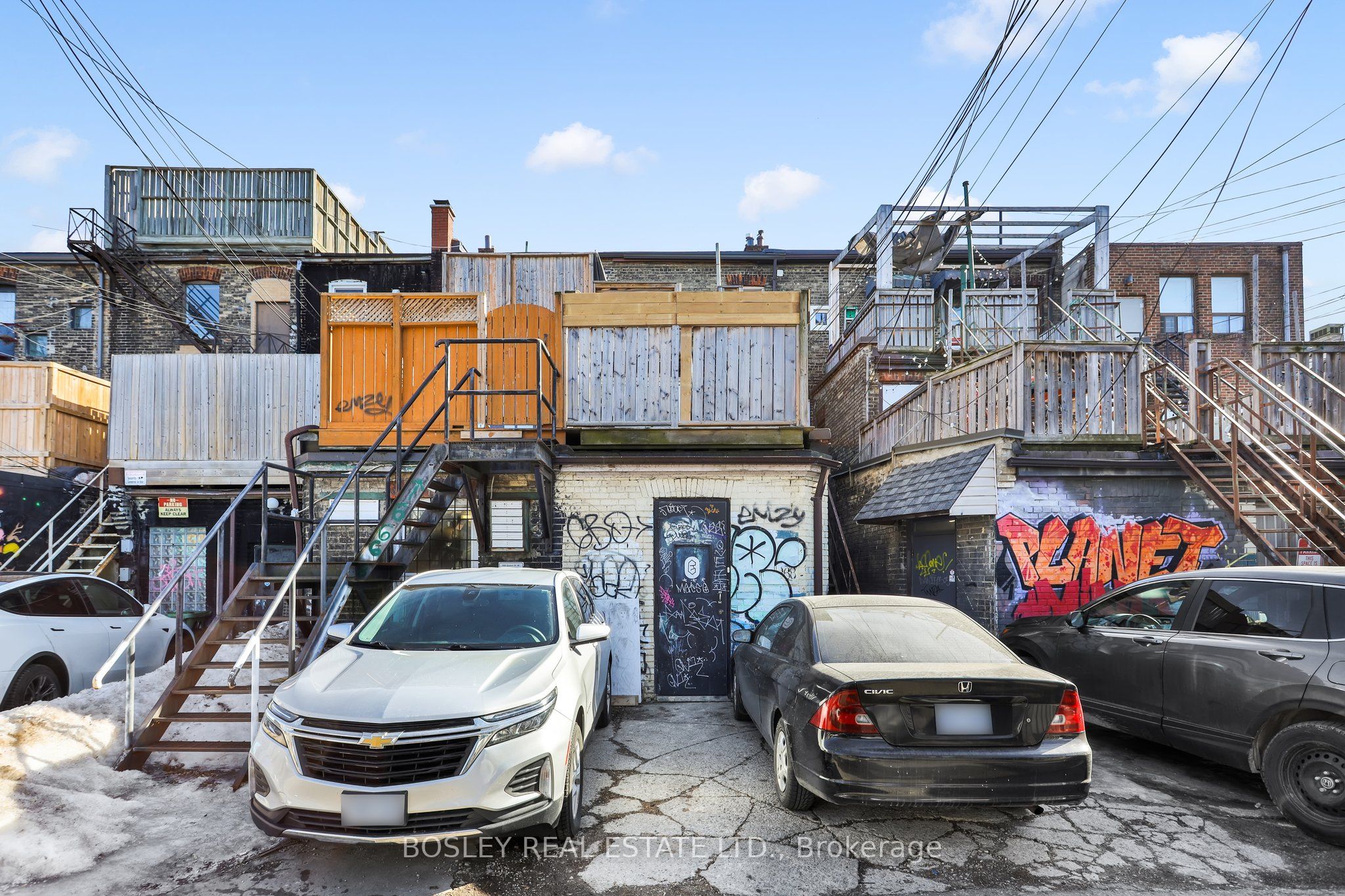 668 Queen Street Property Photo 25