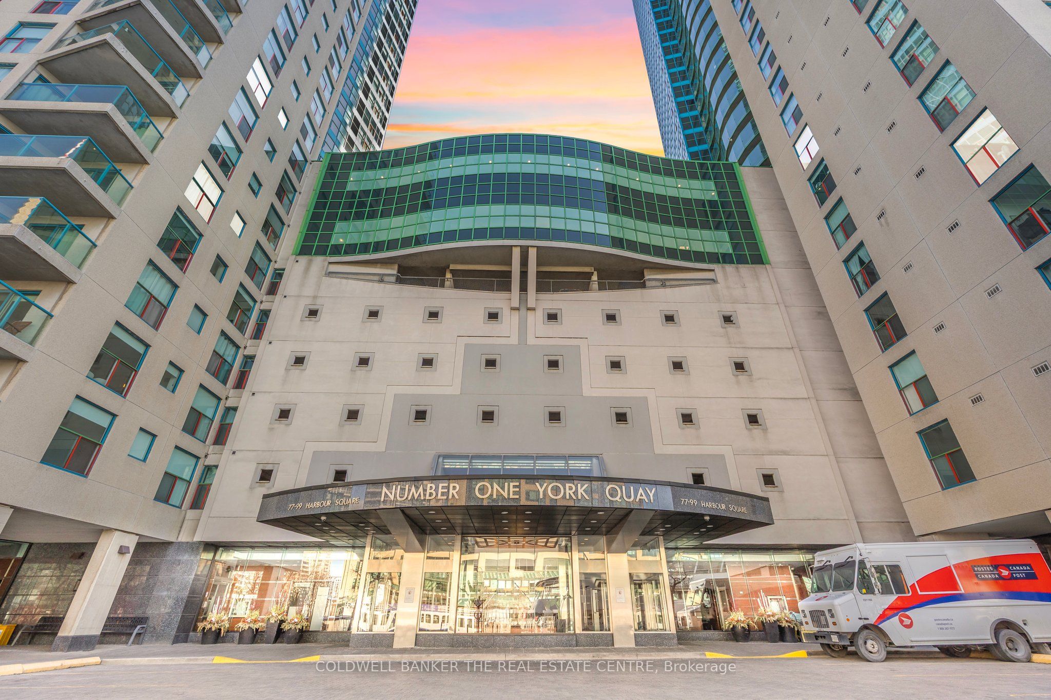 #2002 - 99 Harbour Square Property Photo 2