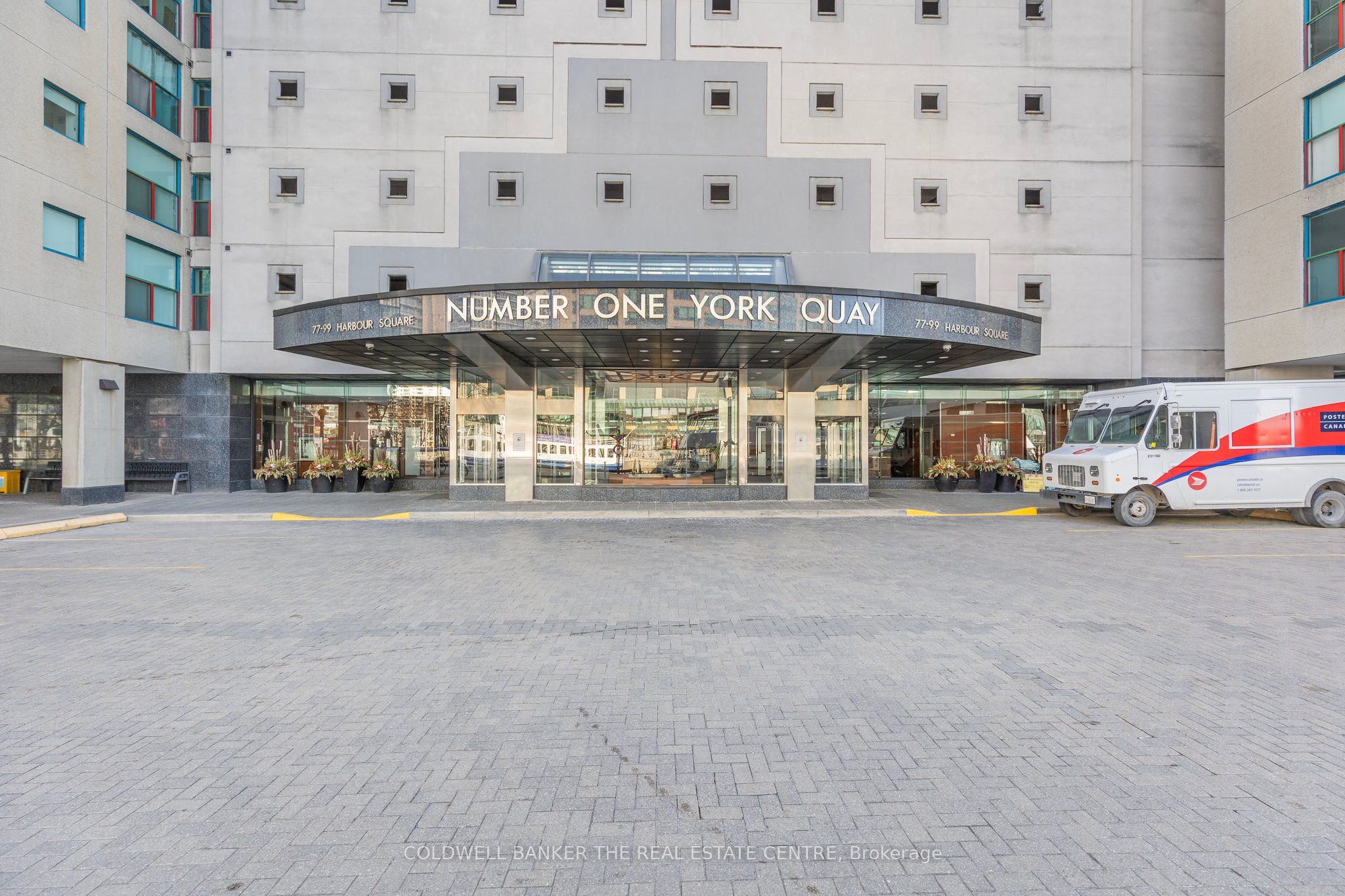 #2002 - 99 Harbour Square Property Photo 5