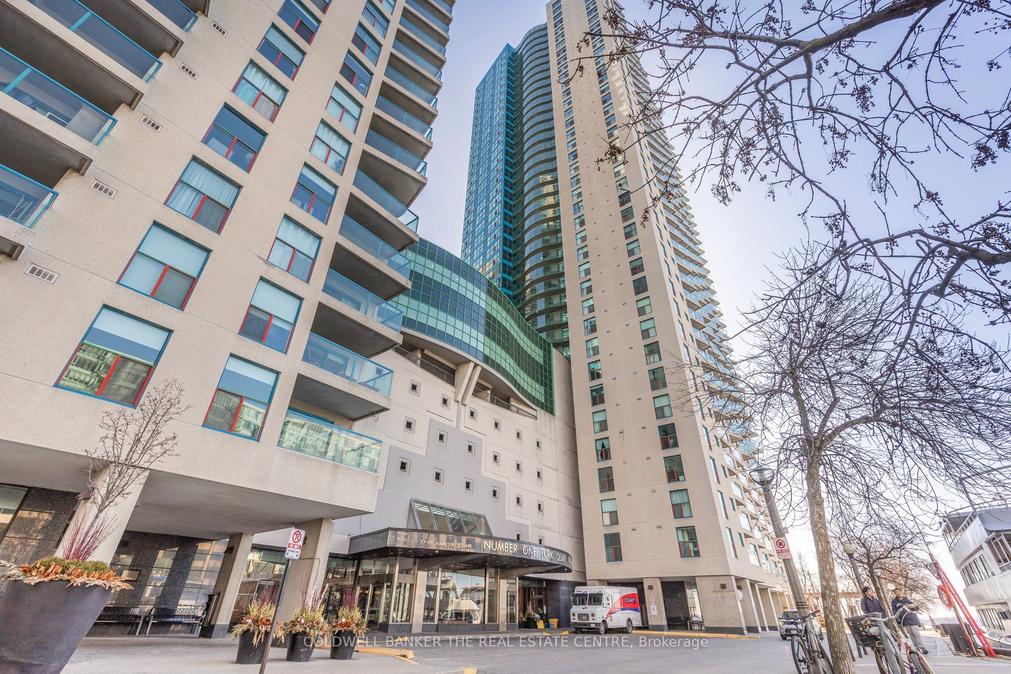 #2002 - 99 Harbour Square Property Photo 6