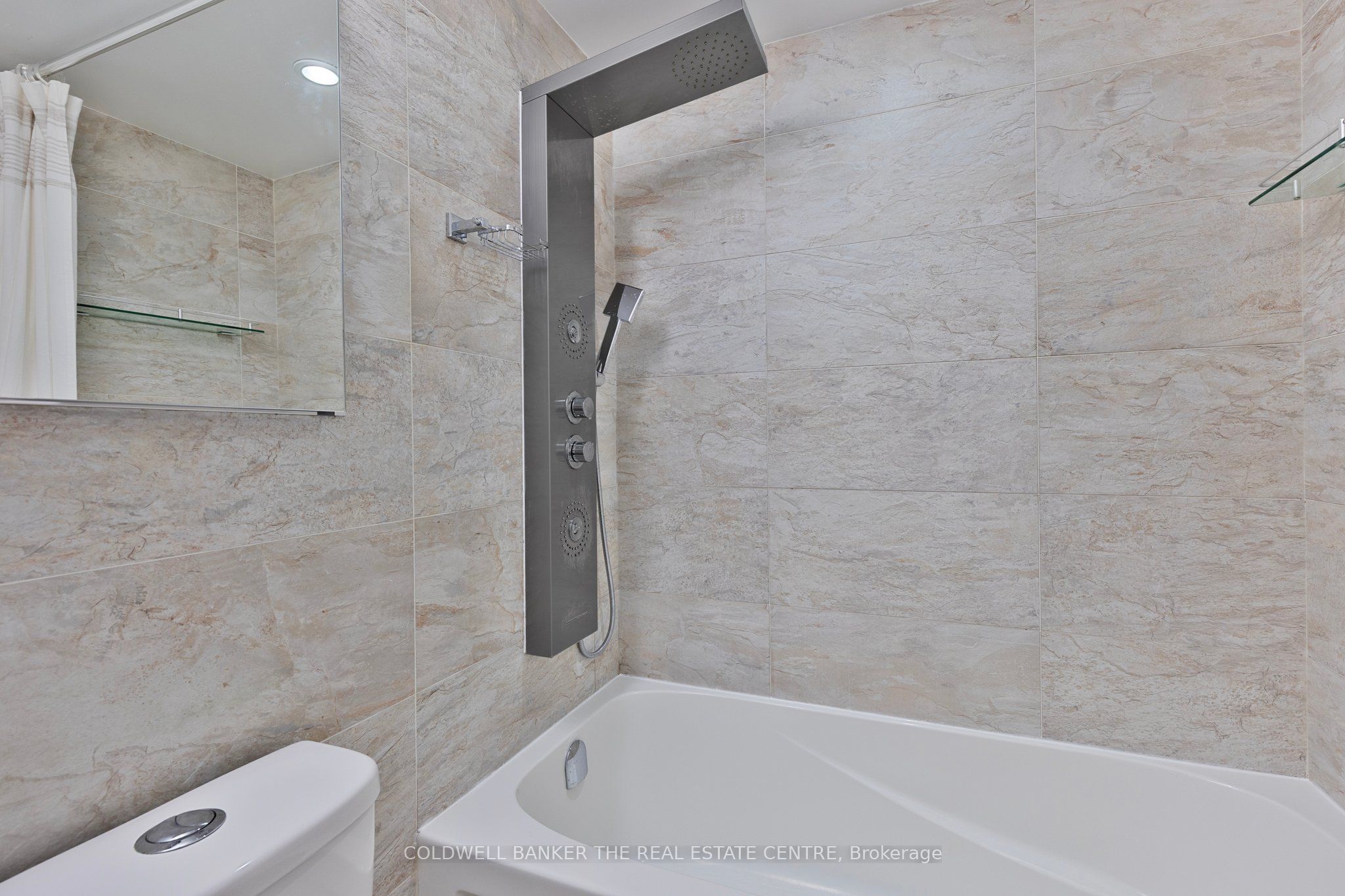 #2002 - 99 Harbour Square Property Photo 21