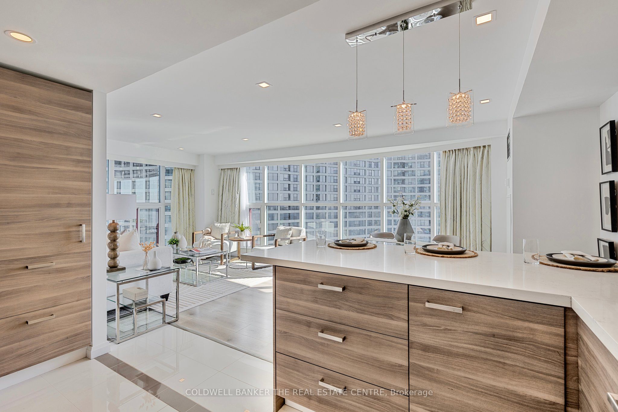 #2002 - 99 Harbour Square Property Photo 33