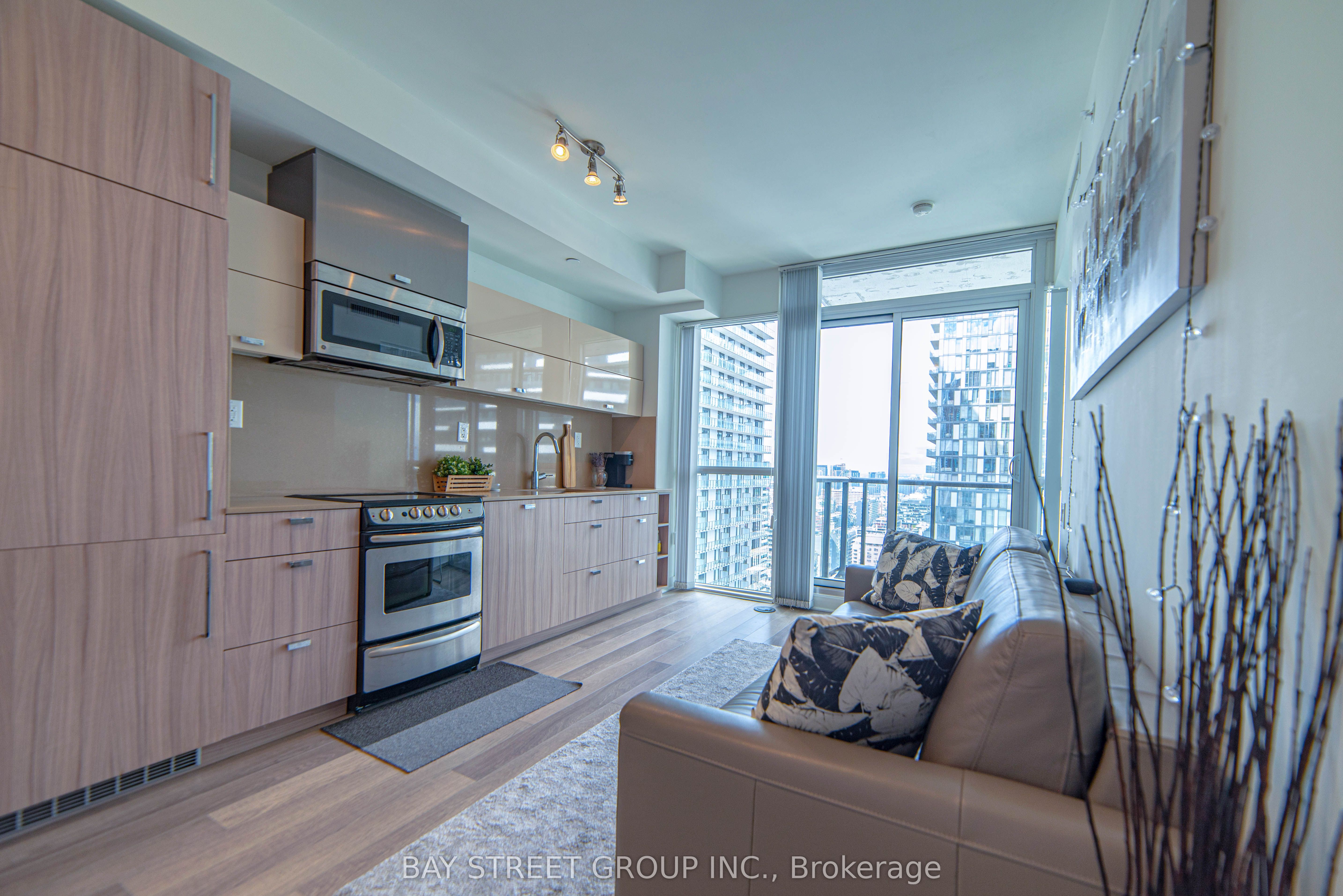 #3112 - 290 Adelaide Street Property Photo 3