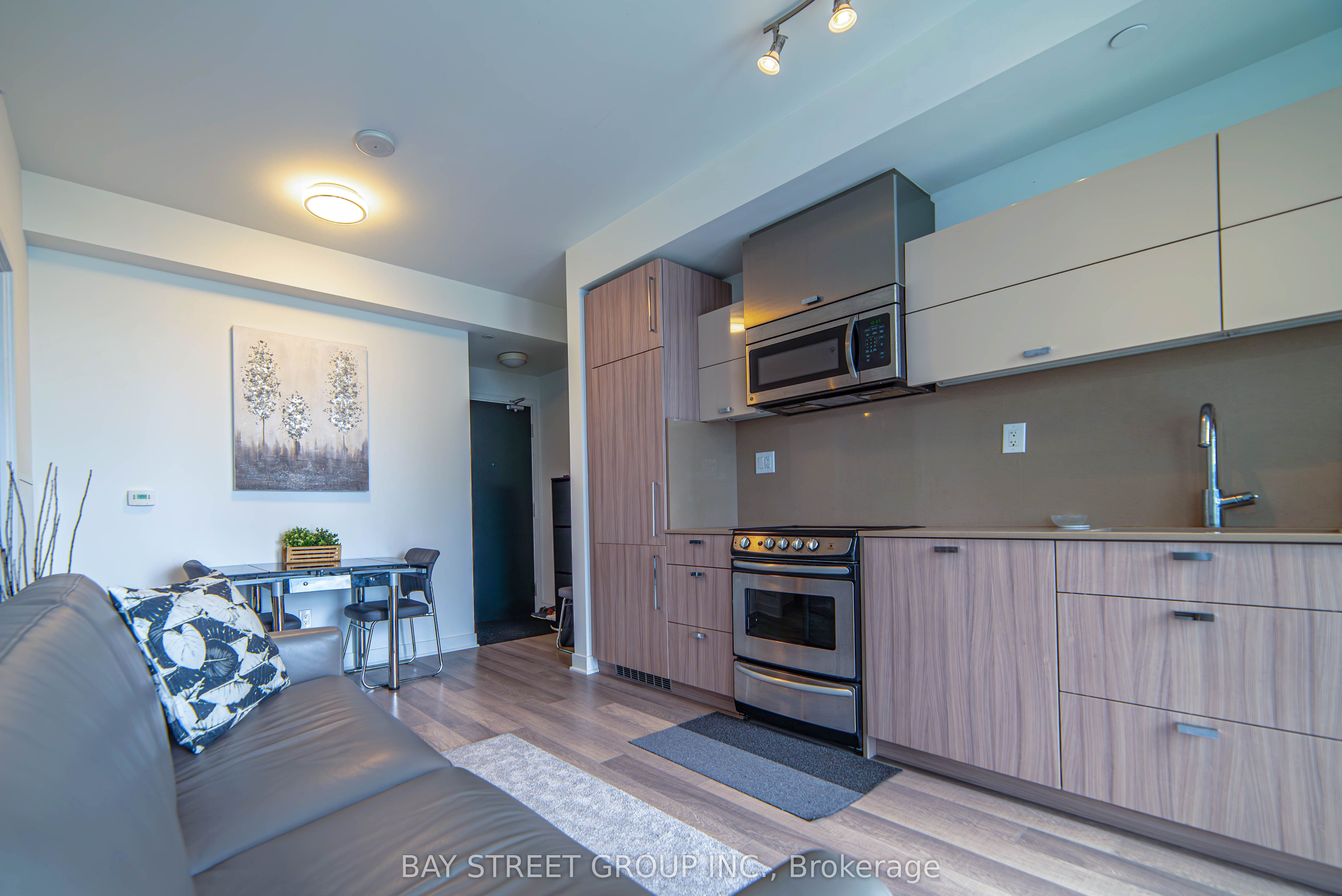 #3112 - 290 Adelaide Street Property Photo 4
