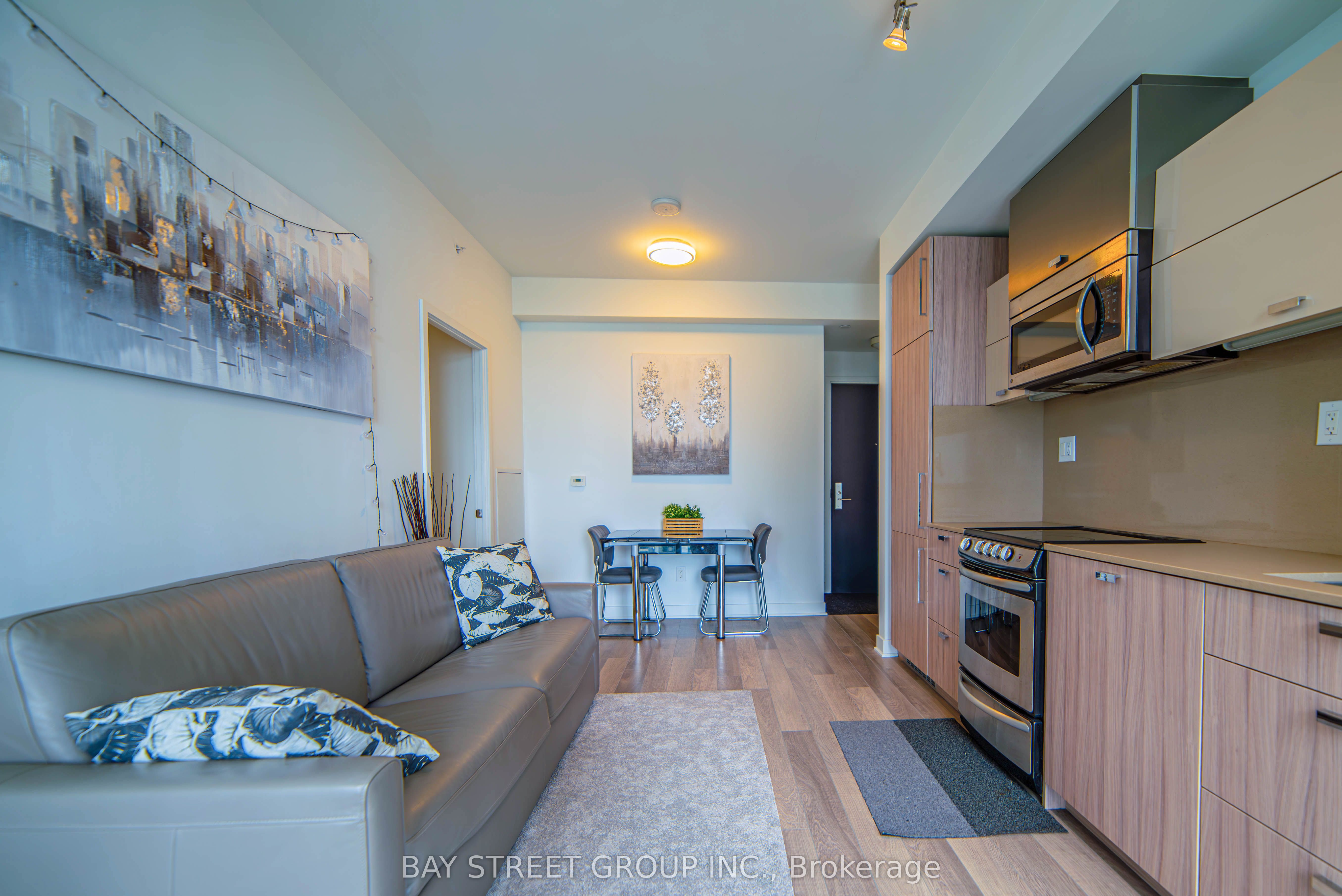 #3112 - 290 Adelaide Street Property Photo 5