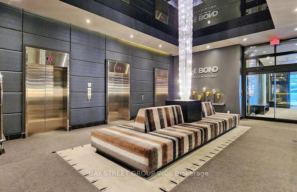 #3112 - 290 Adelaide Street Property Photo 11