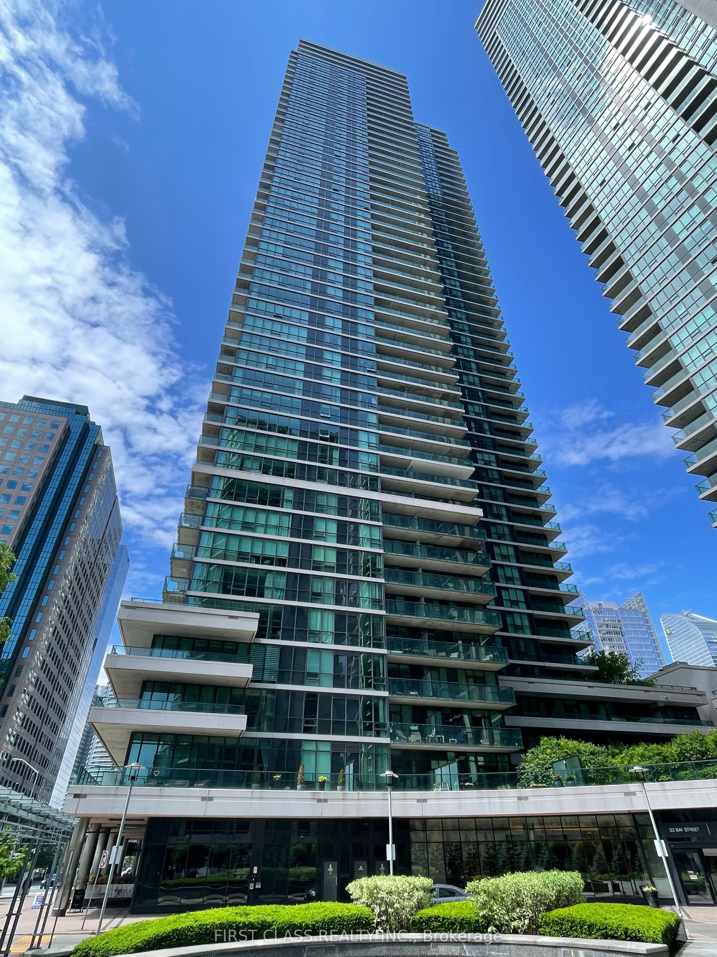 #801 - 33 Bay Street Property Photo