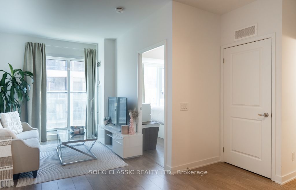 543 Richmond Street W 512 Property Photo 4