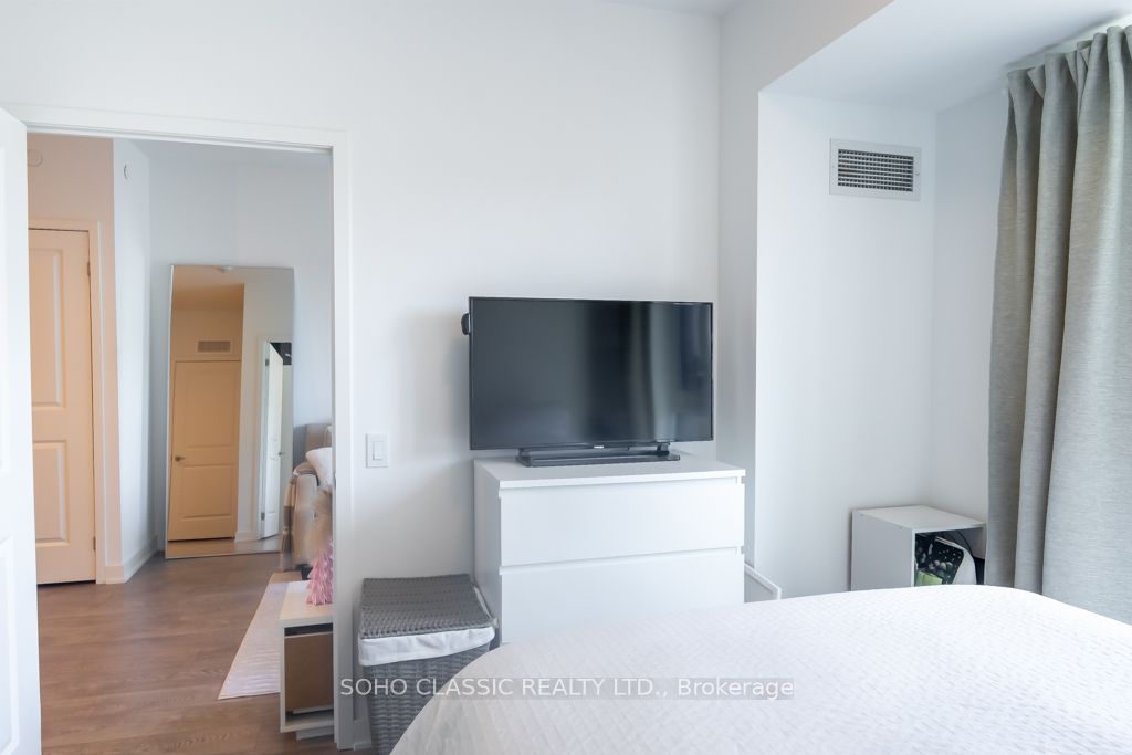 543 Richmond Street W 512 Property Photo 8