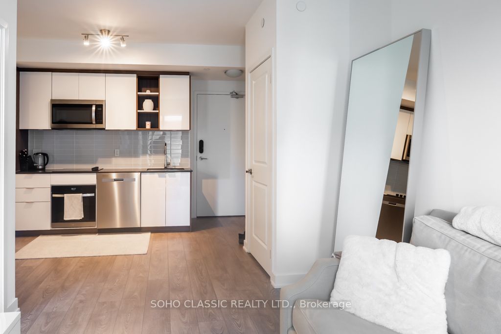 543 Richmond Street W 512 Property Photo 16