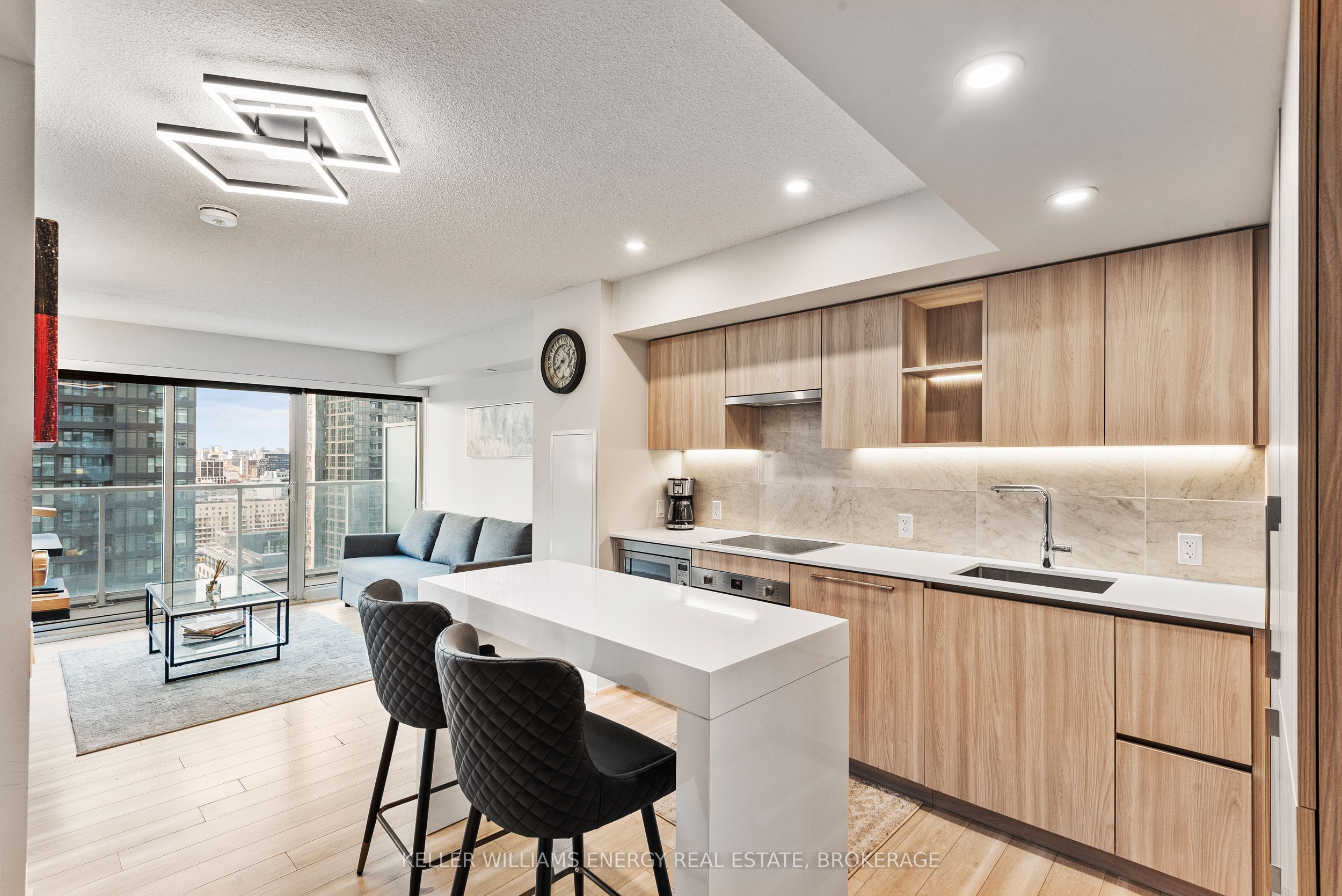 #2508 - 17 Bathurst Street Property Photo