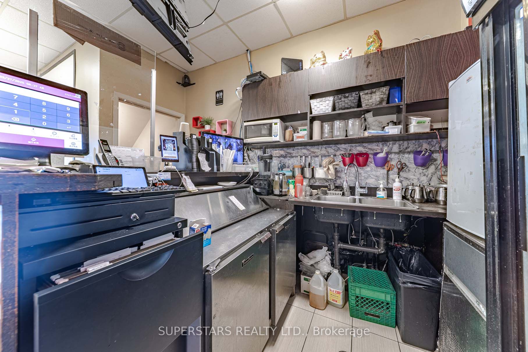 5443 Yonge Street Property Photo 4