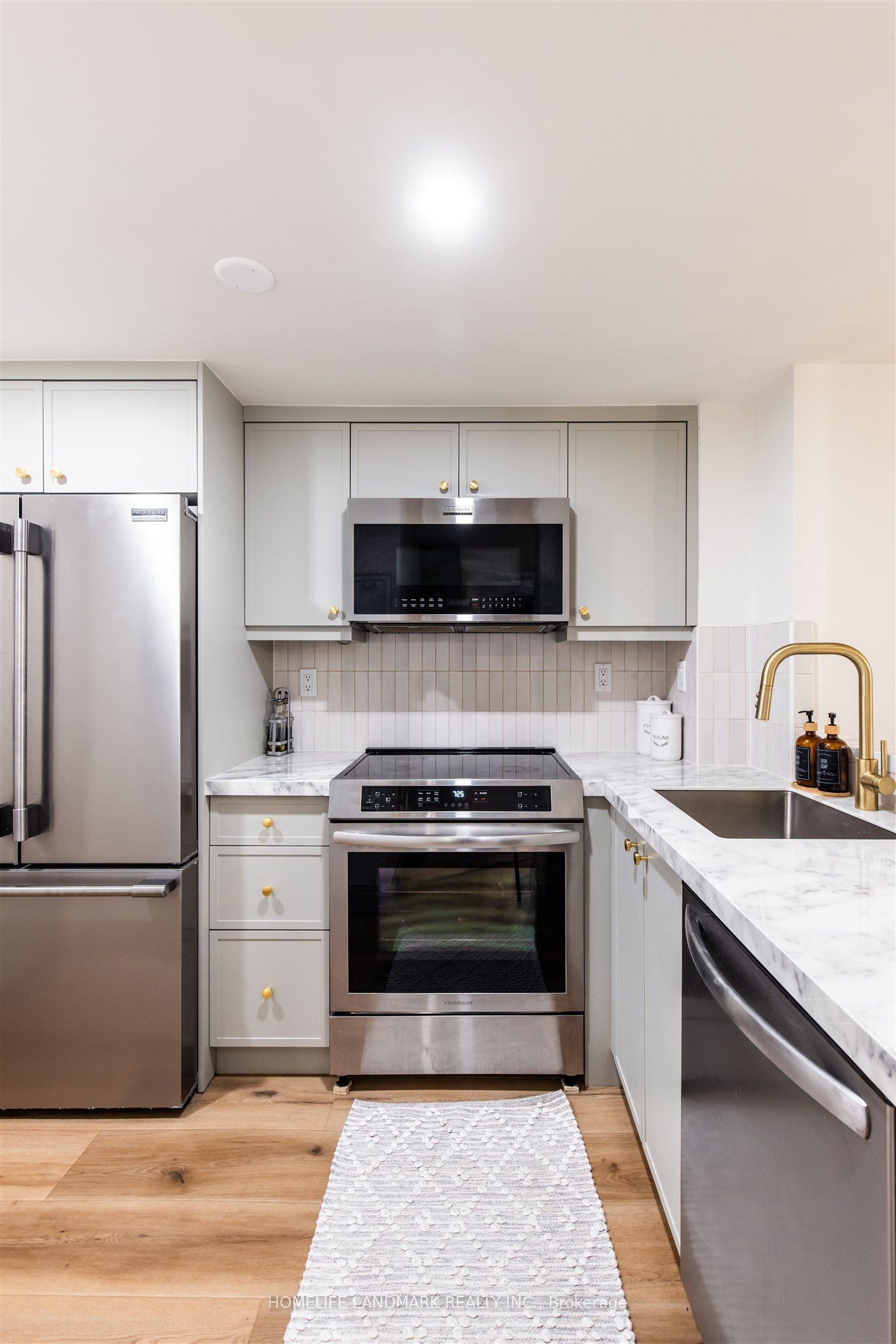 #201 - 9 Greenbriar Road Property Photo 8