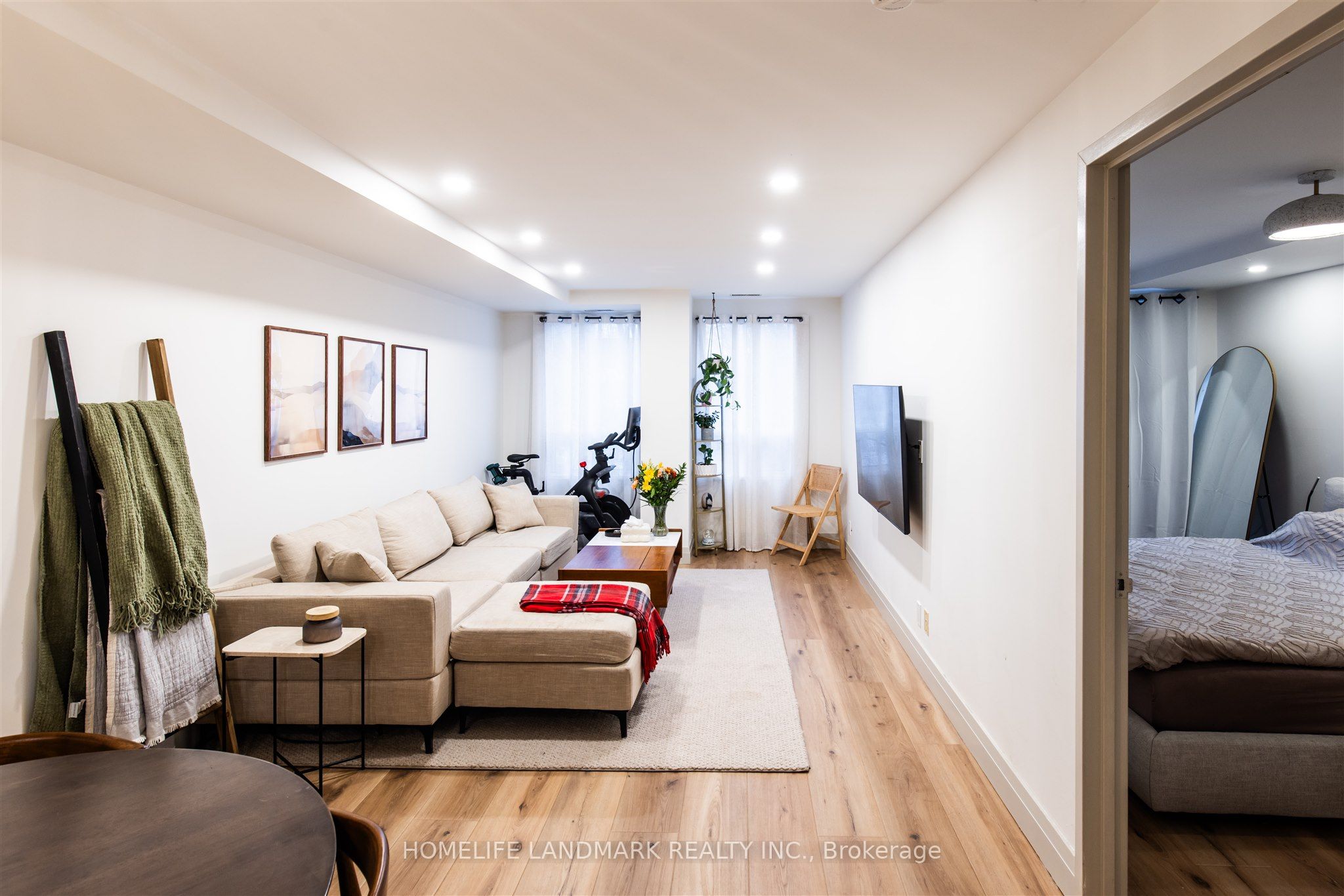 #201 - 9 Greenbriar Road Property Photo 12