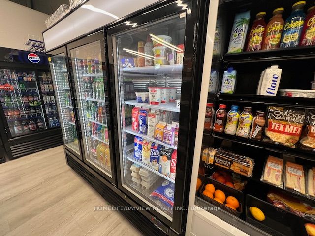 1490 Bathurst Street Property Photo 28